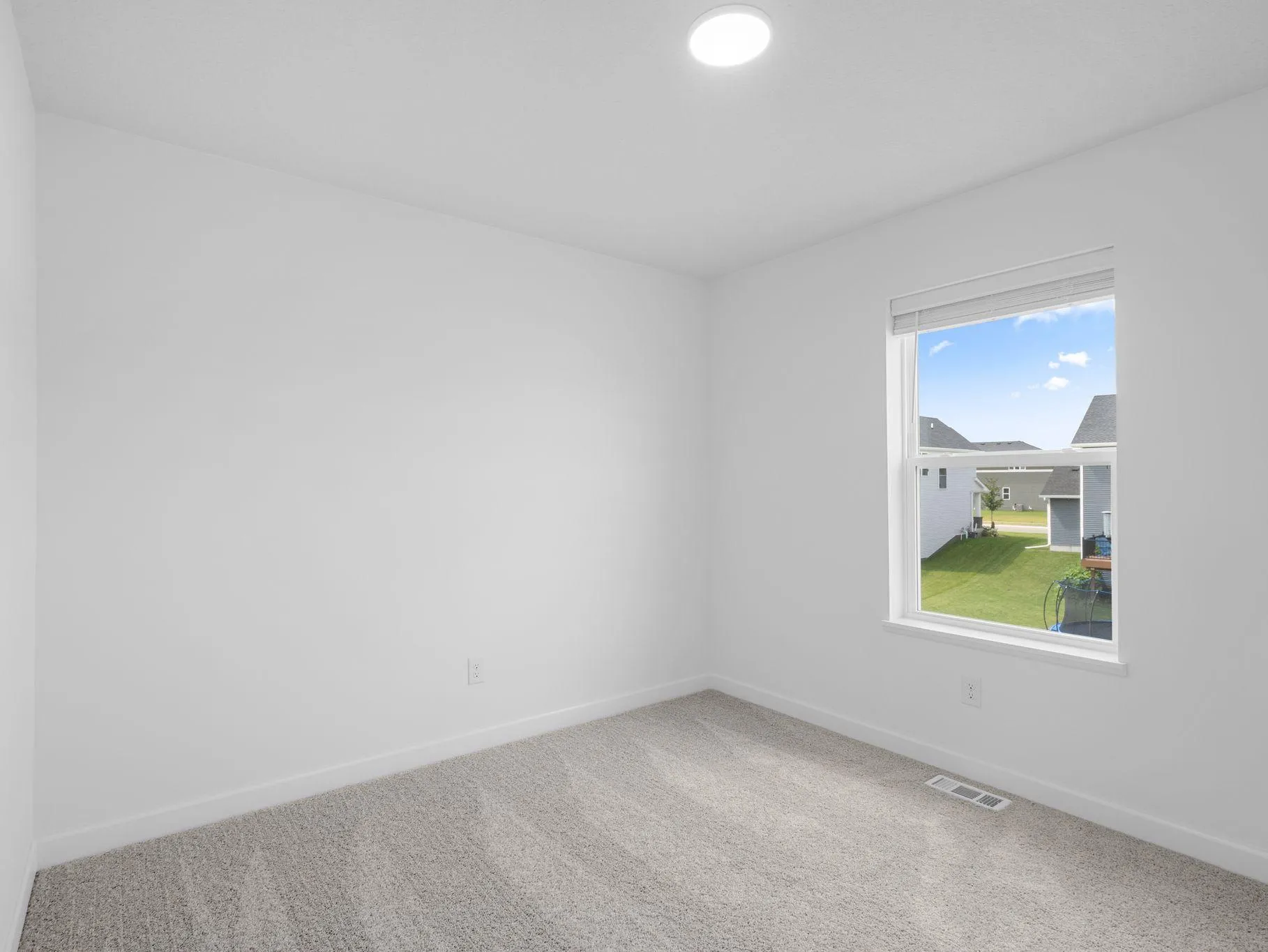 Photo 15 of 656 Sierra Parkway