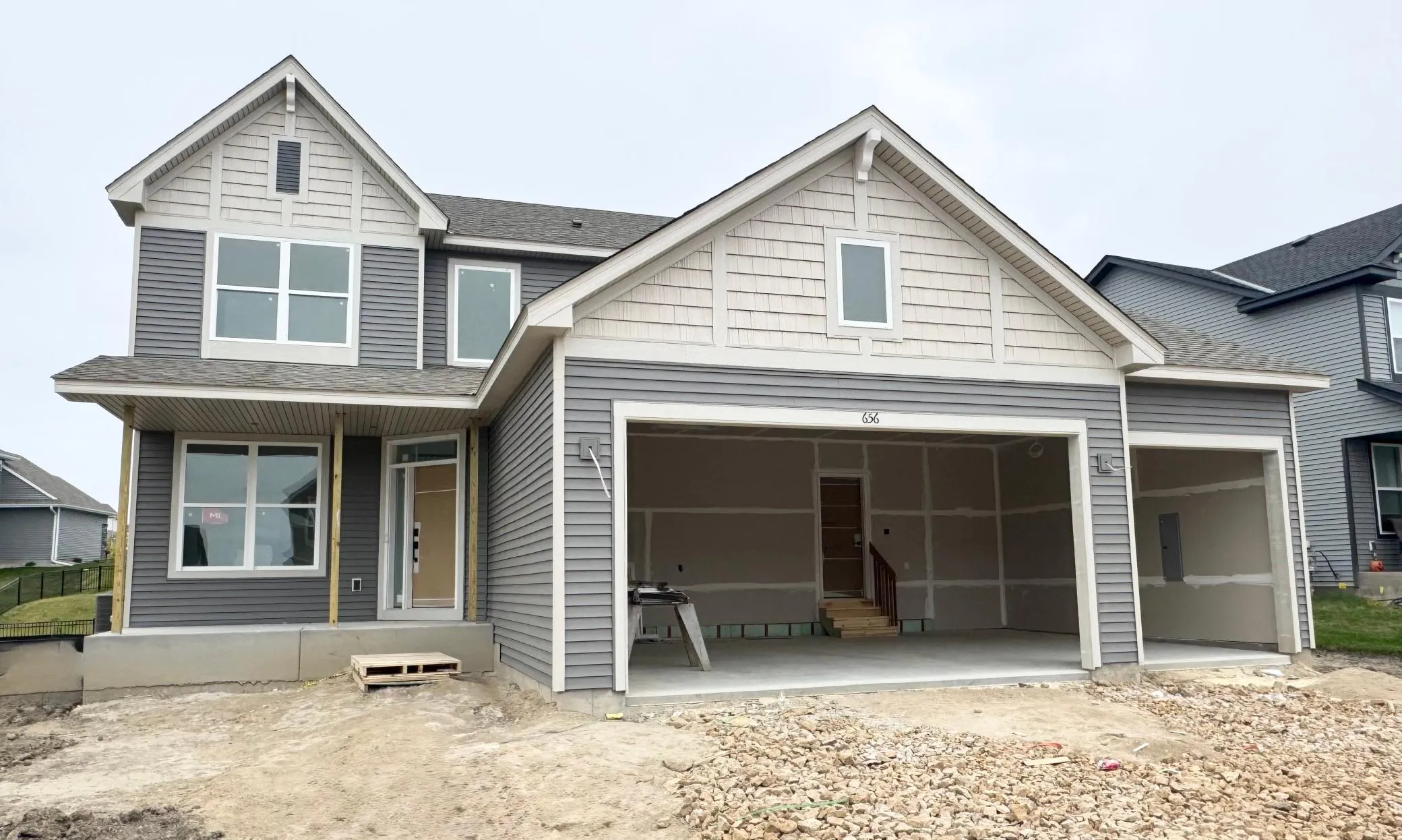 Photo 2 of 656 Sierra Parkway
