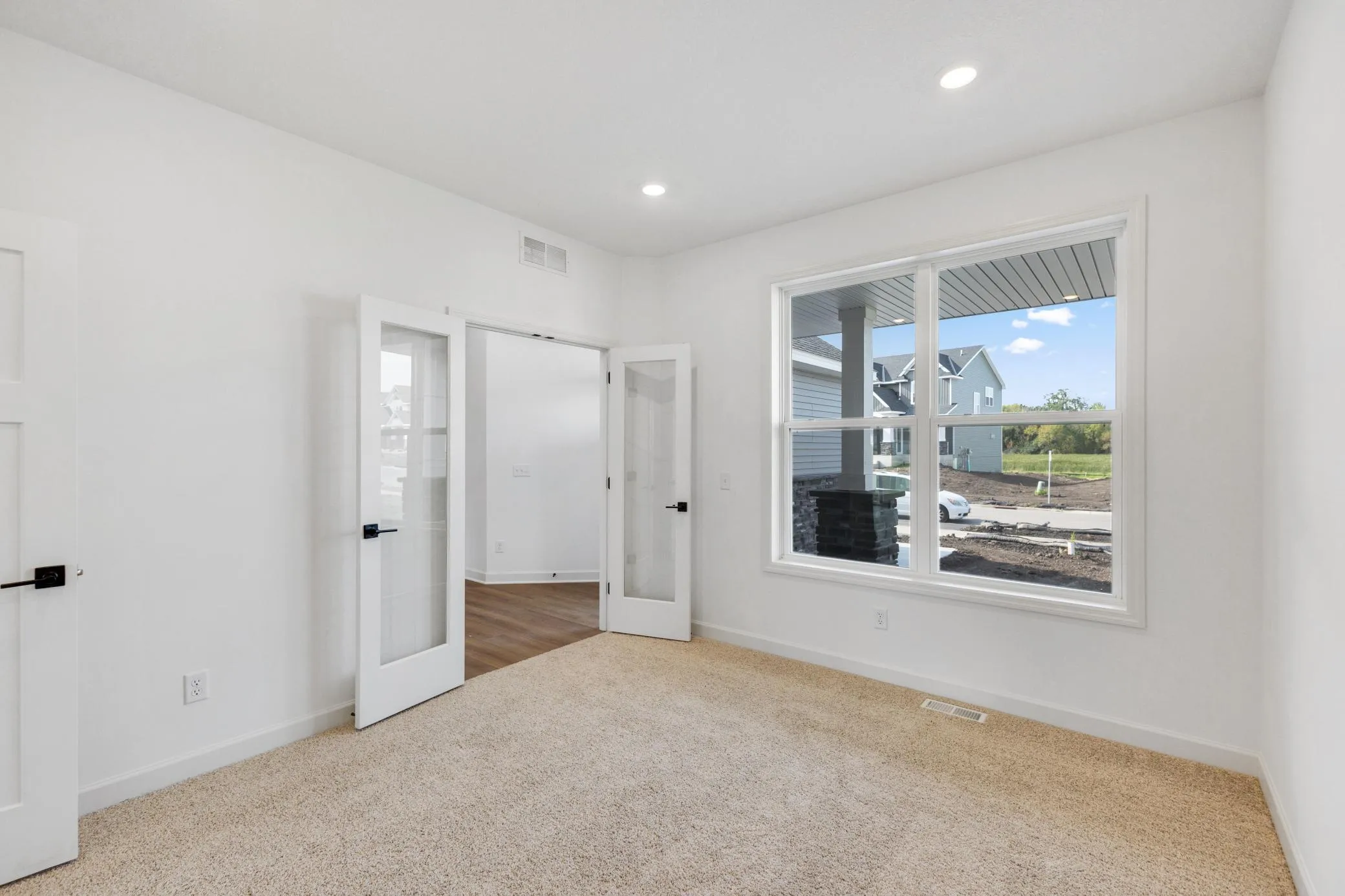 Photo 9 of 656 Sierra Parkway