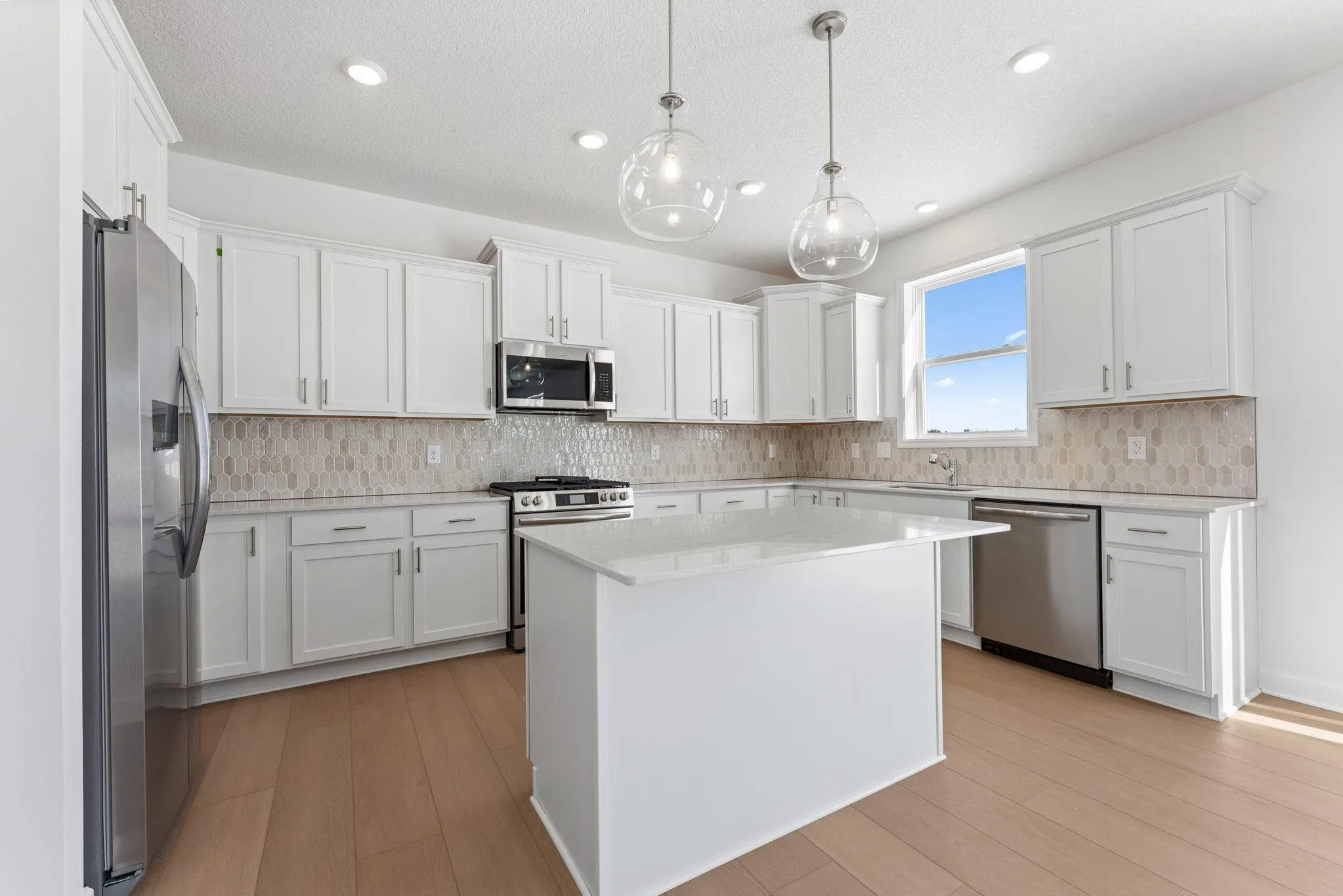 Photo 4 of 656 Sierra Parkway