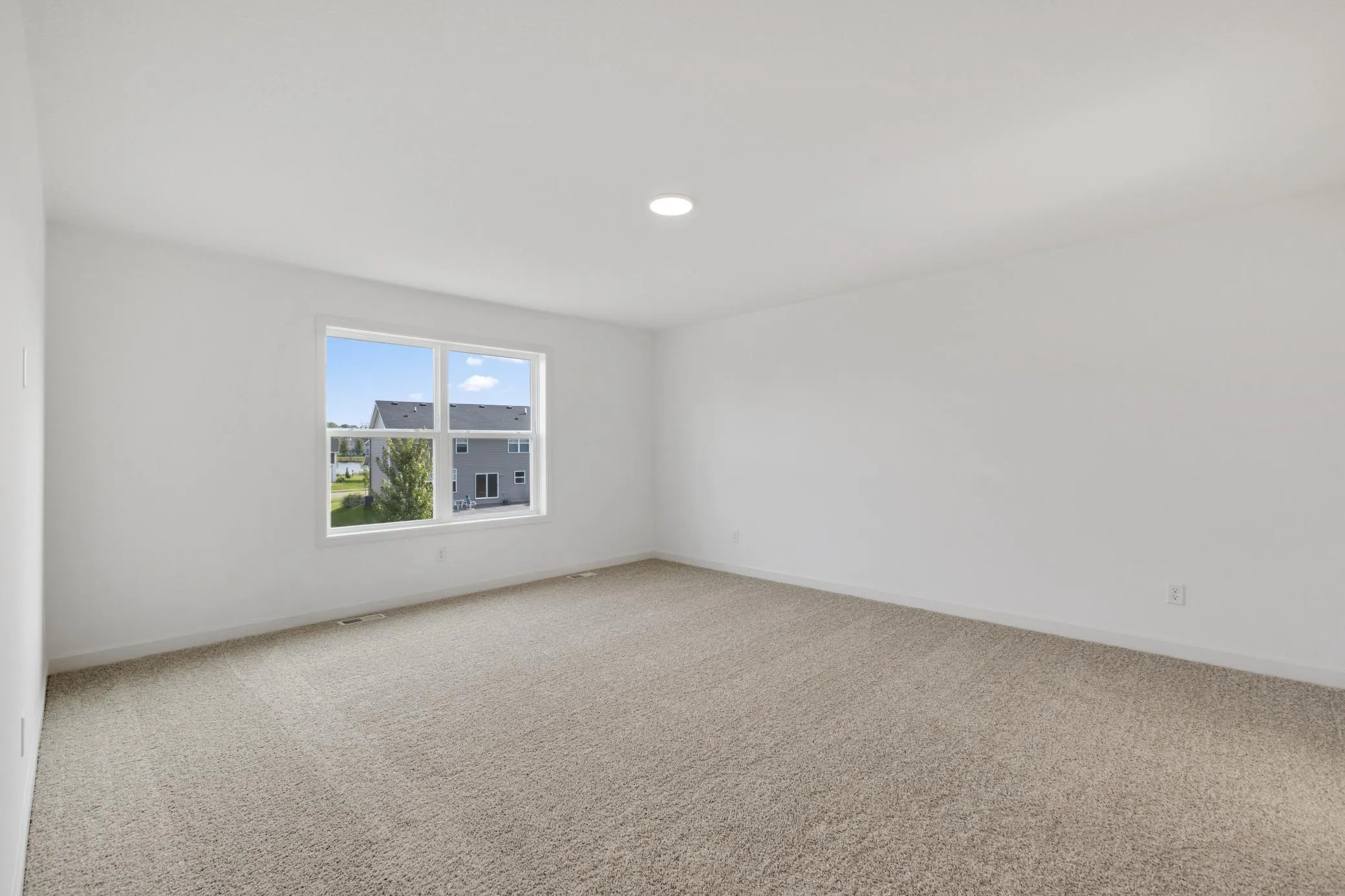 Photo 11 of 656 Sierra Parkway