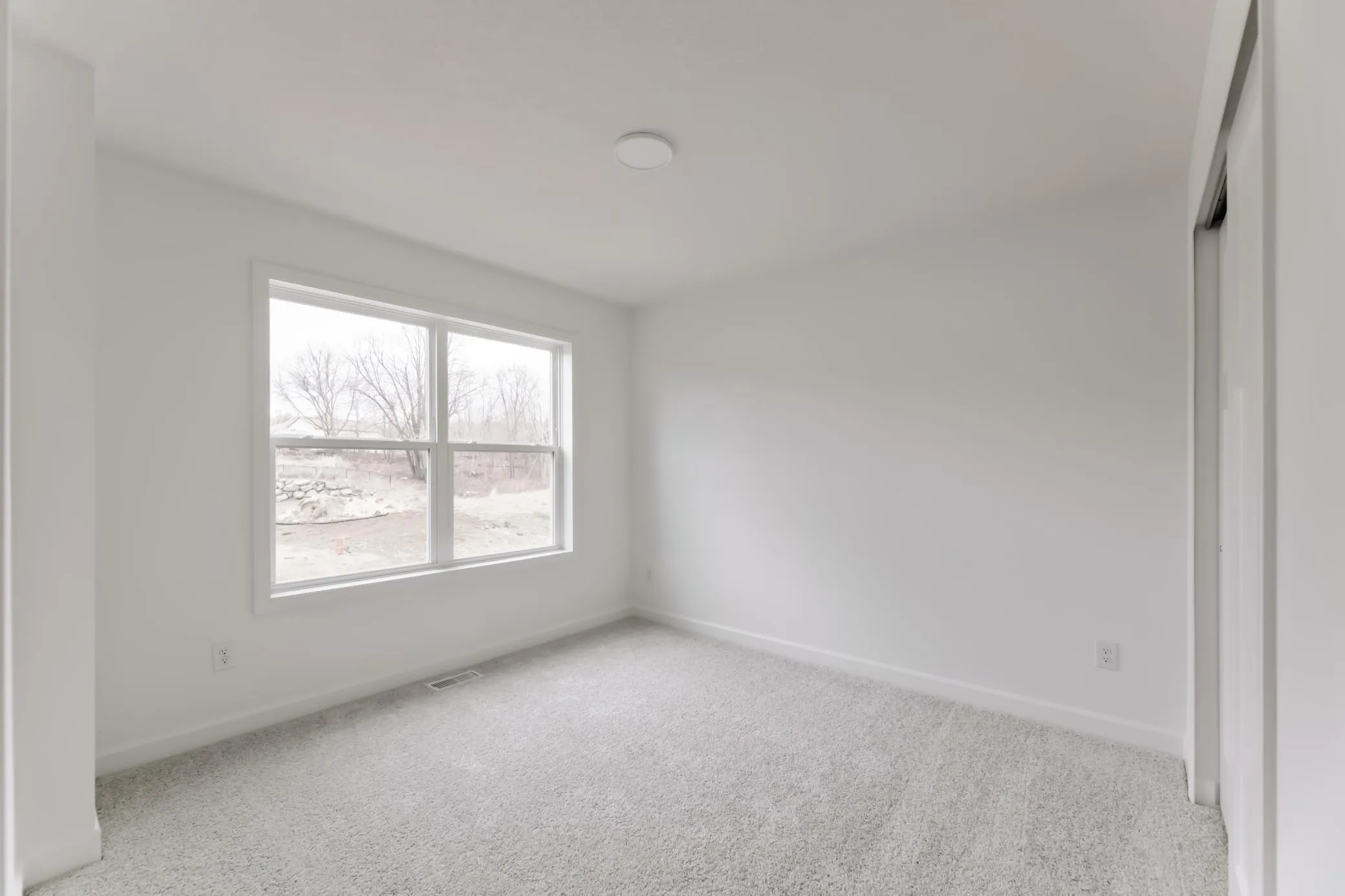Photo 15 of 641 Sierra Parkway
