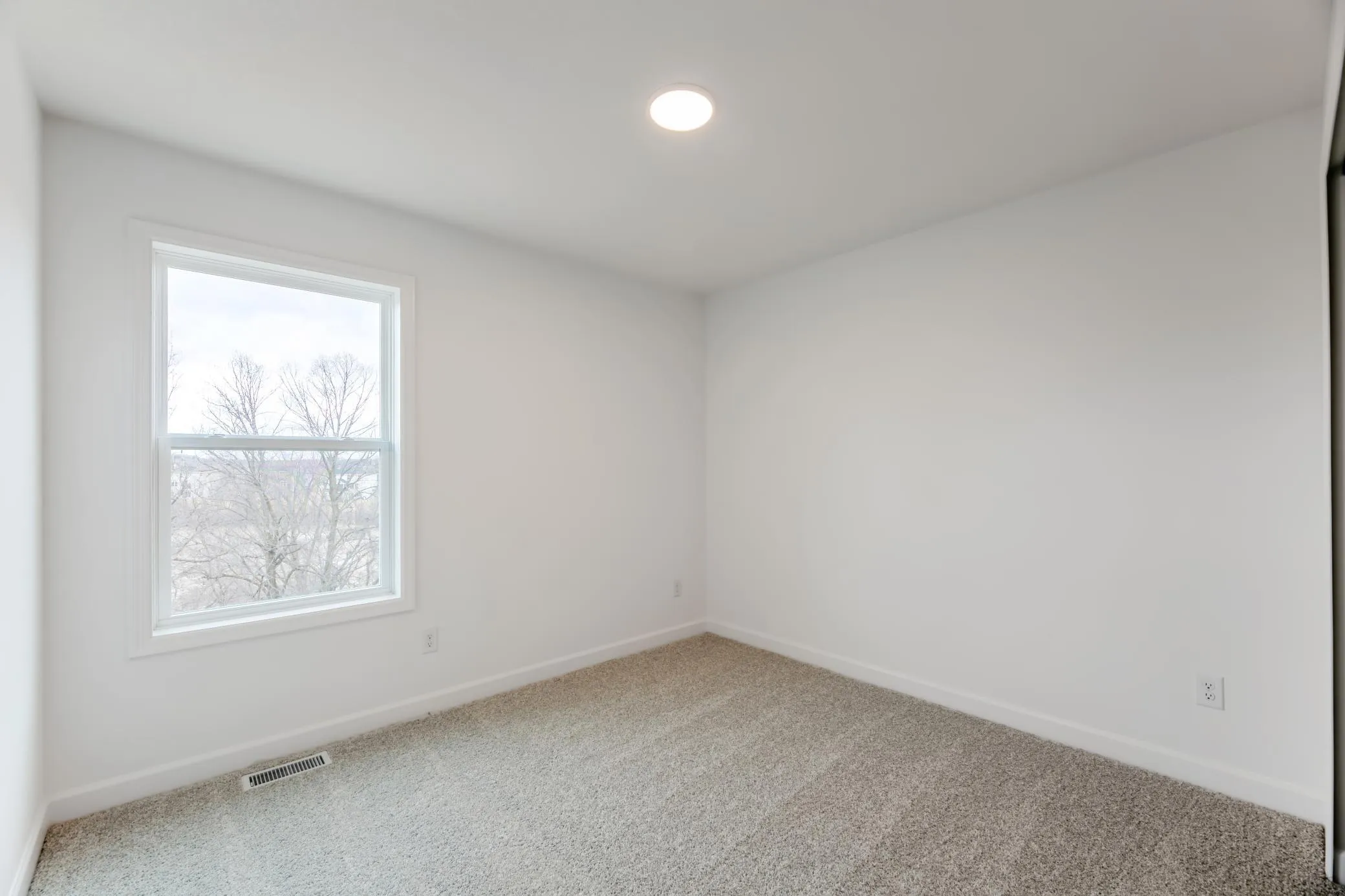 Photo 12 of 641 Sierra Parkway