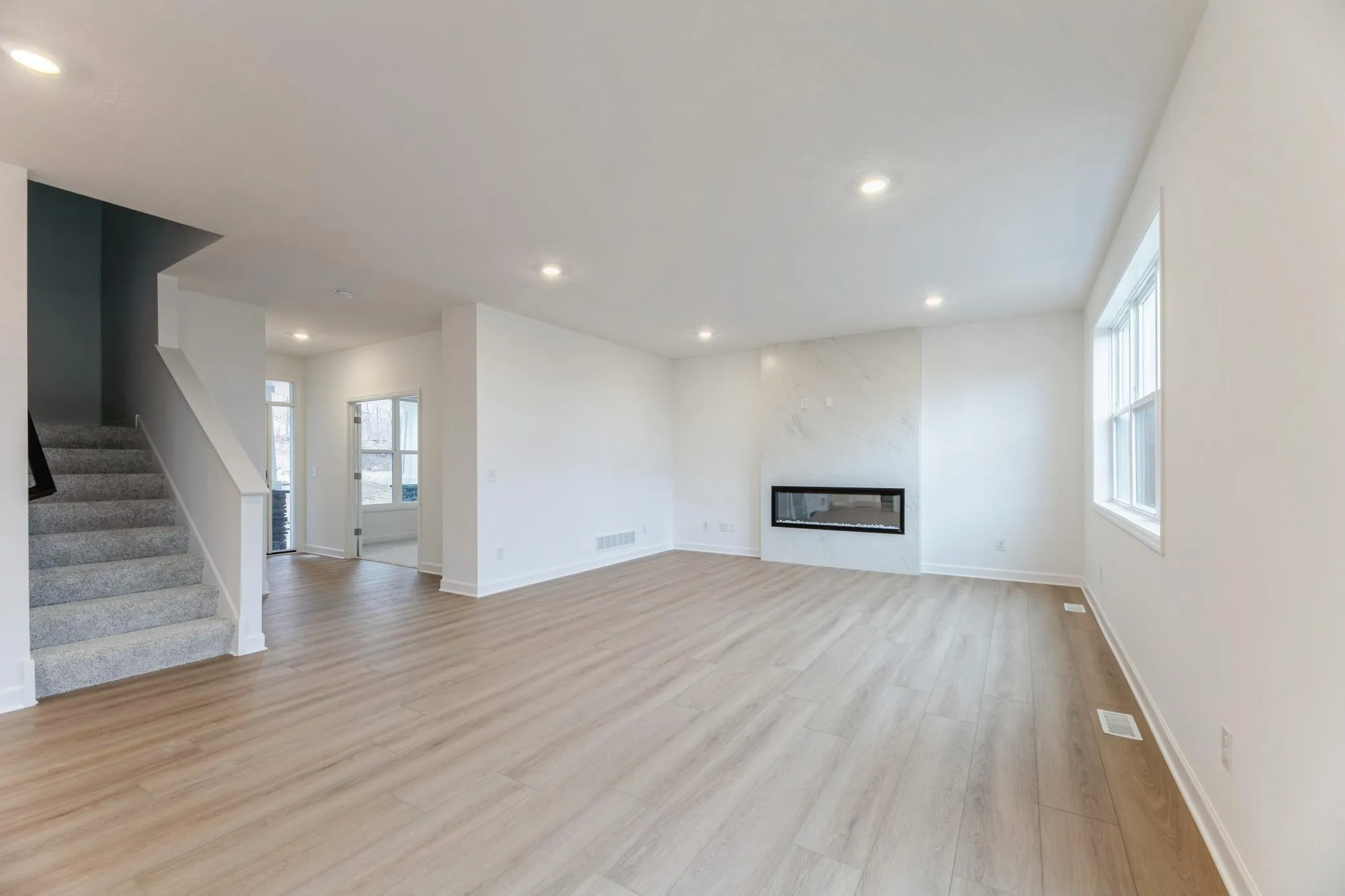 Photo 5 of 641 Sierra Parkway