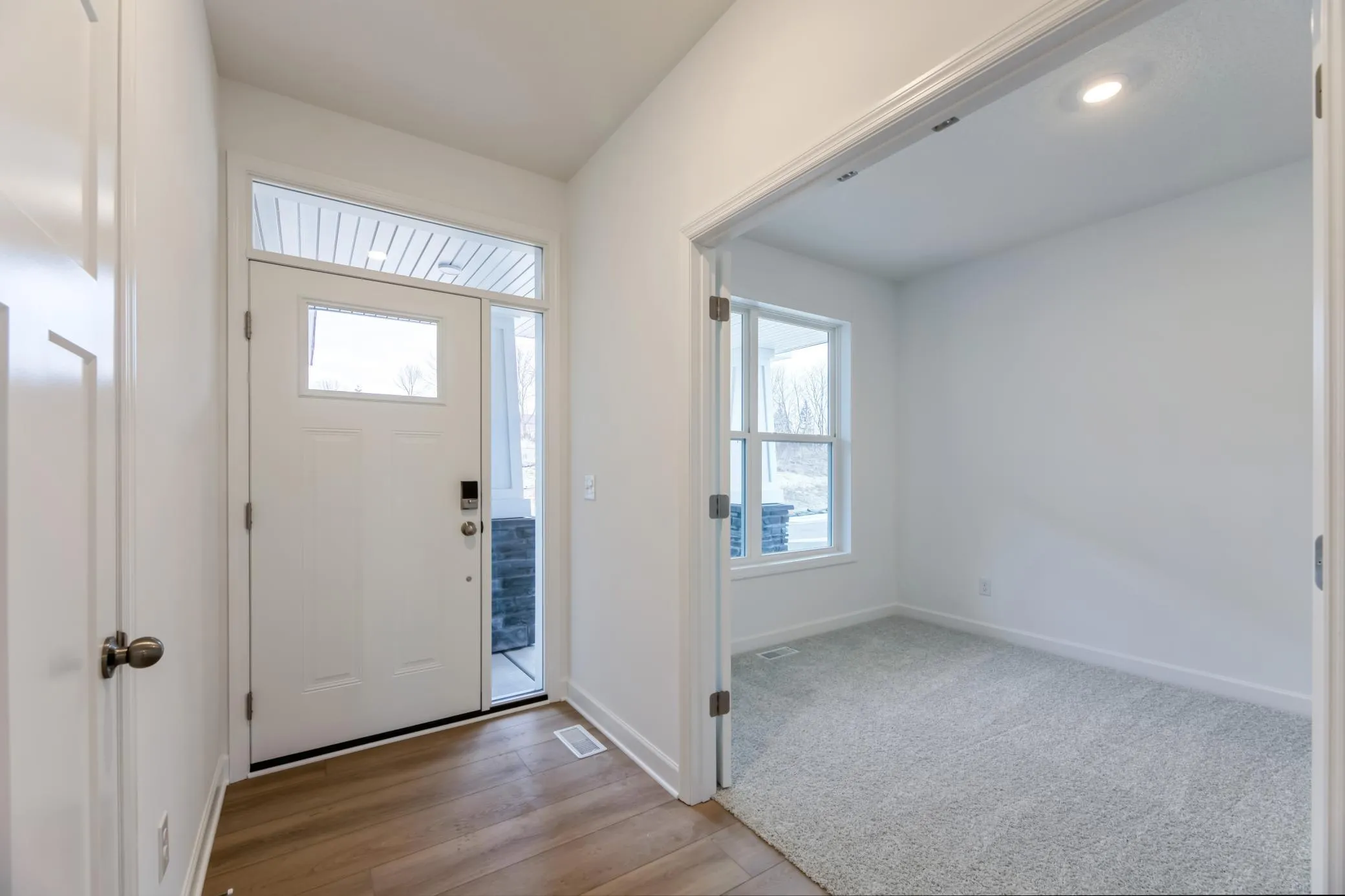 Photo 6 of 641 Sierra Parkway