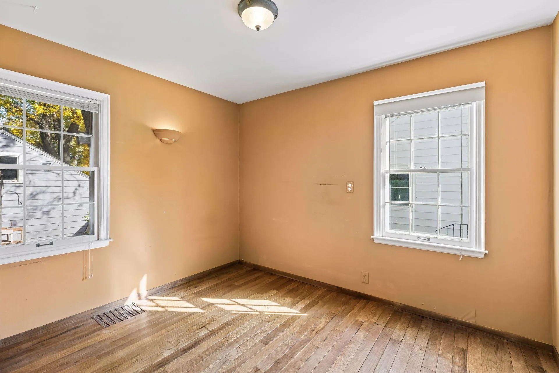 Photo 13 of 5000 E 54th Street