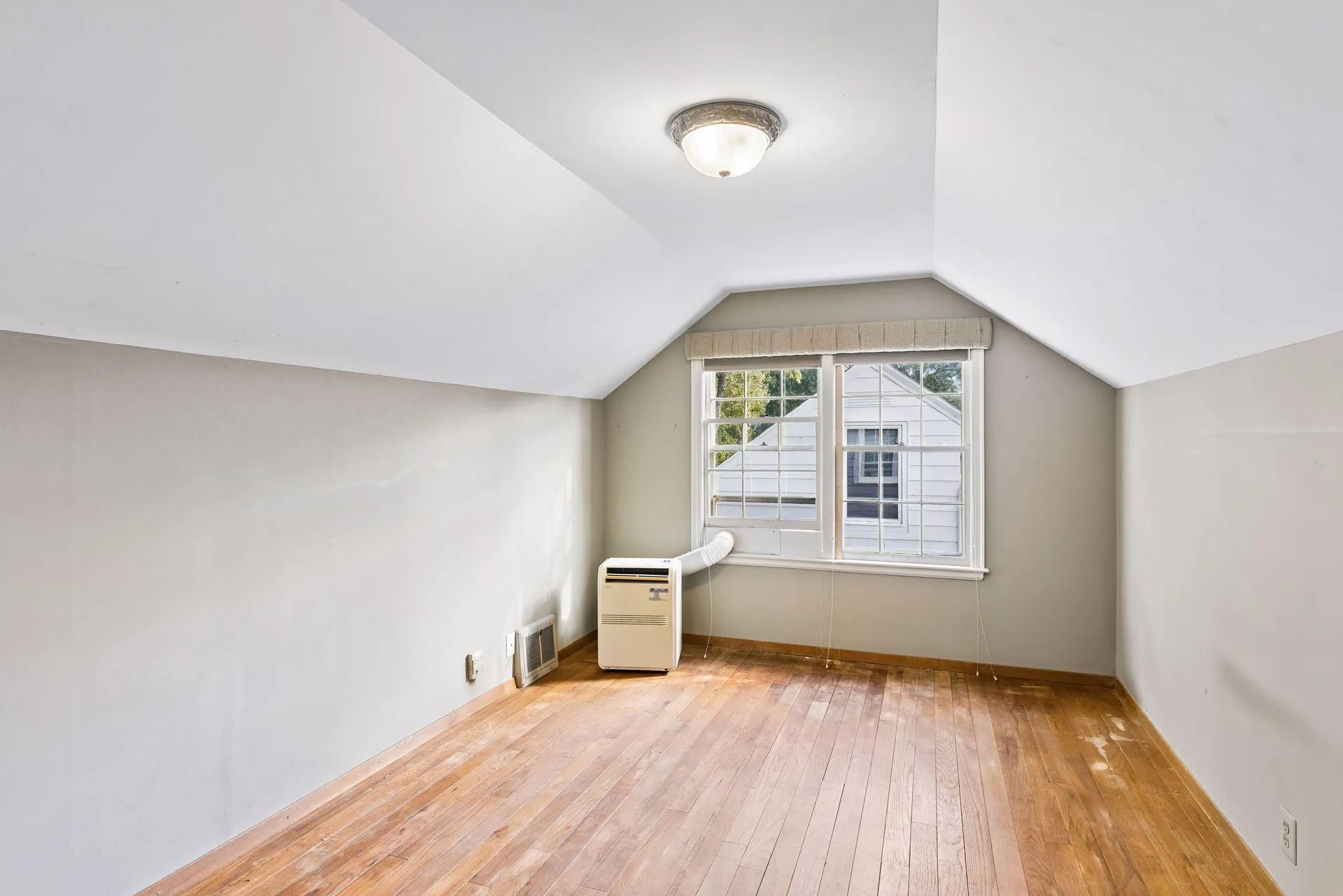 Photo 17 of 5000 E 54th Street