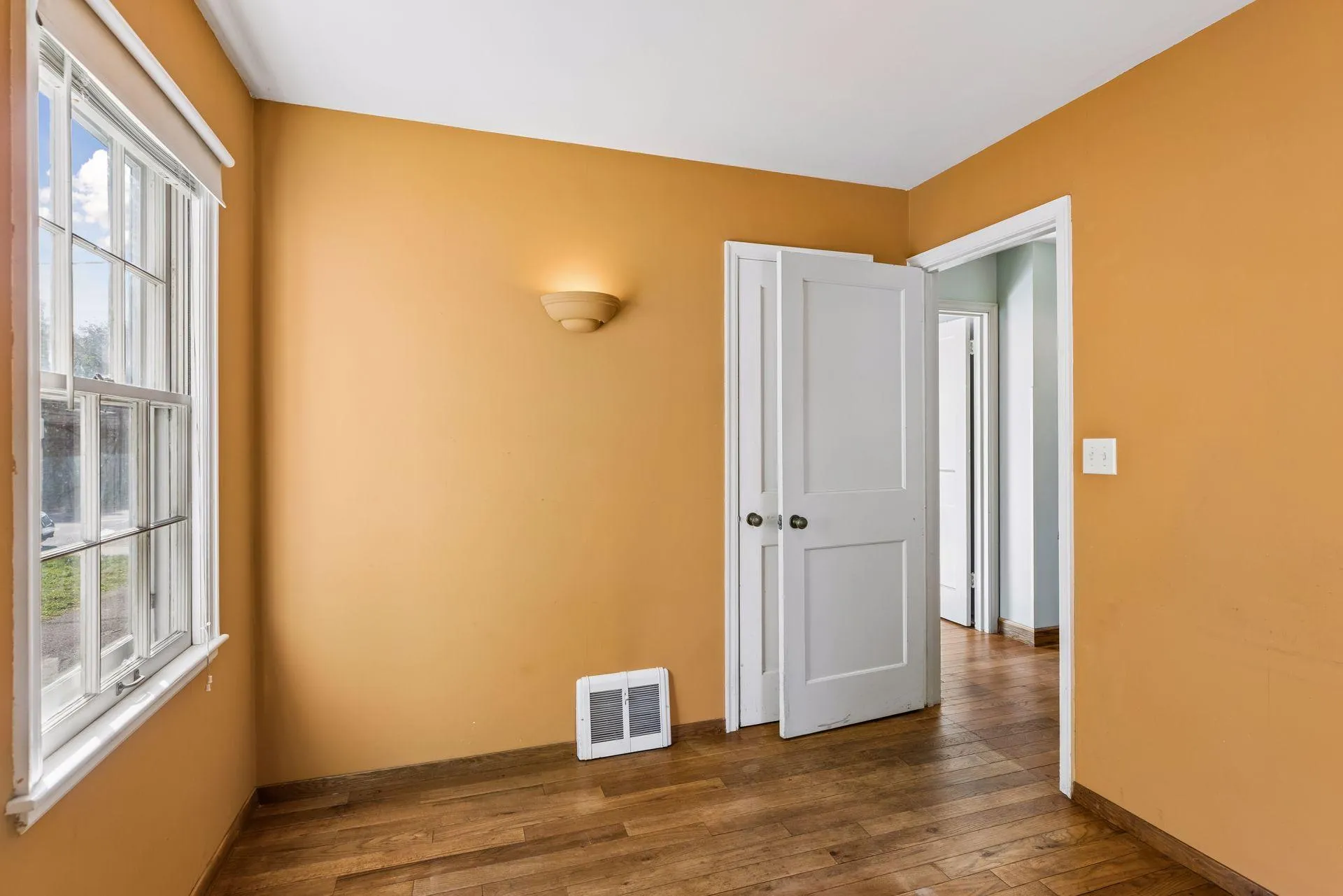 Photo 14 of 5000 E 54th Street