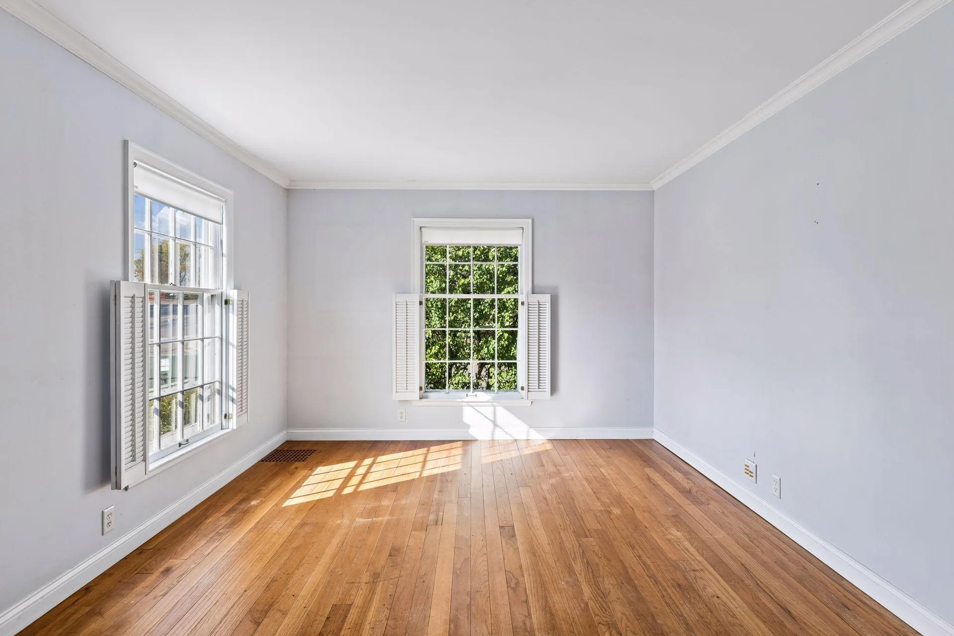 Photo 6 of 5000 E 54th Street