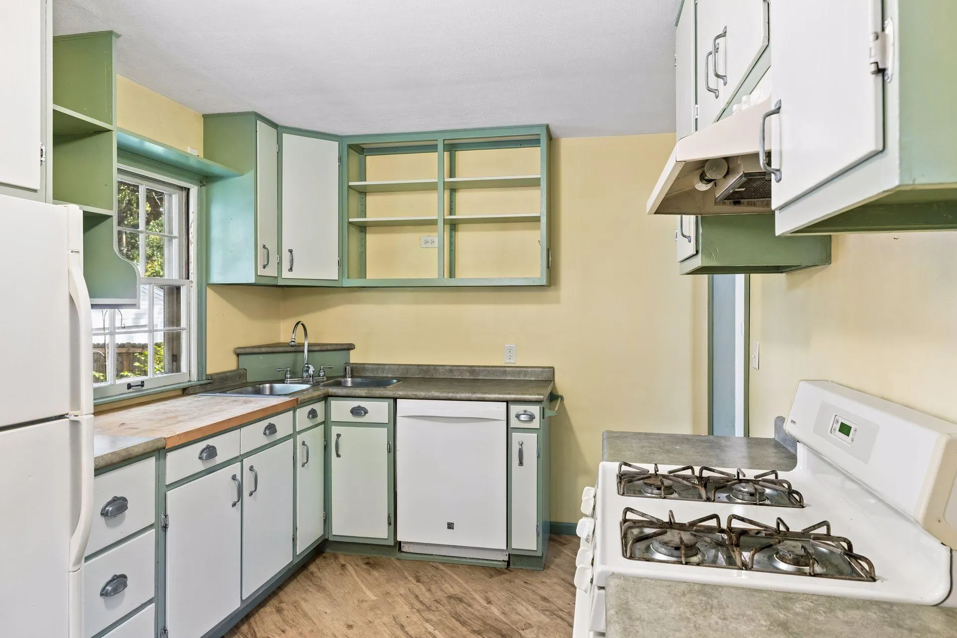 Photo 10 of 5000 E 54th Street