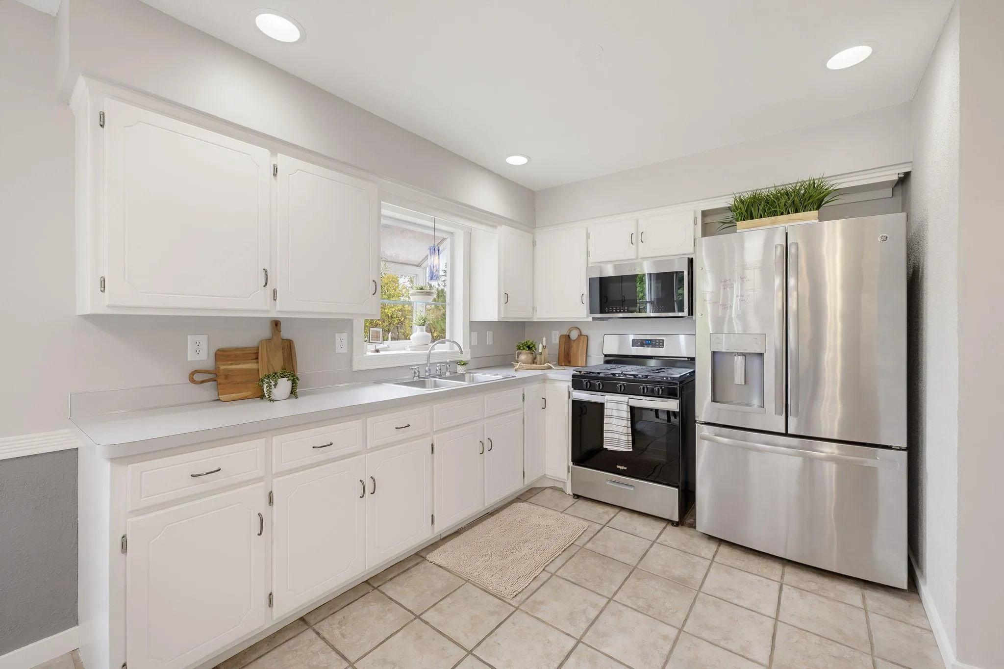 Photo 4 of 16795 Garnet Nw Street