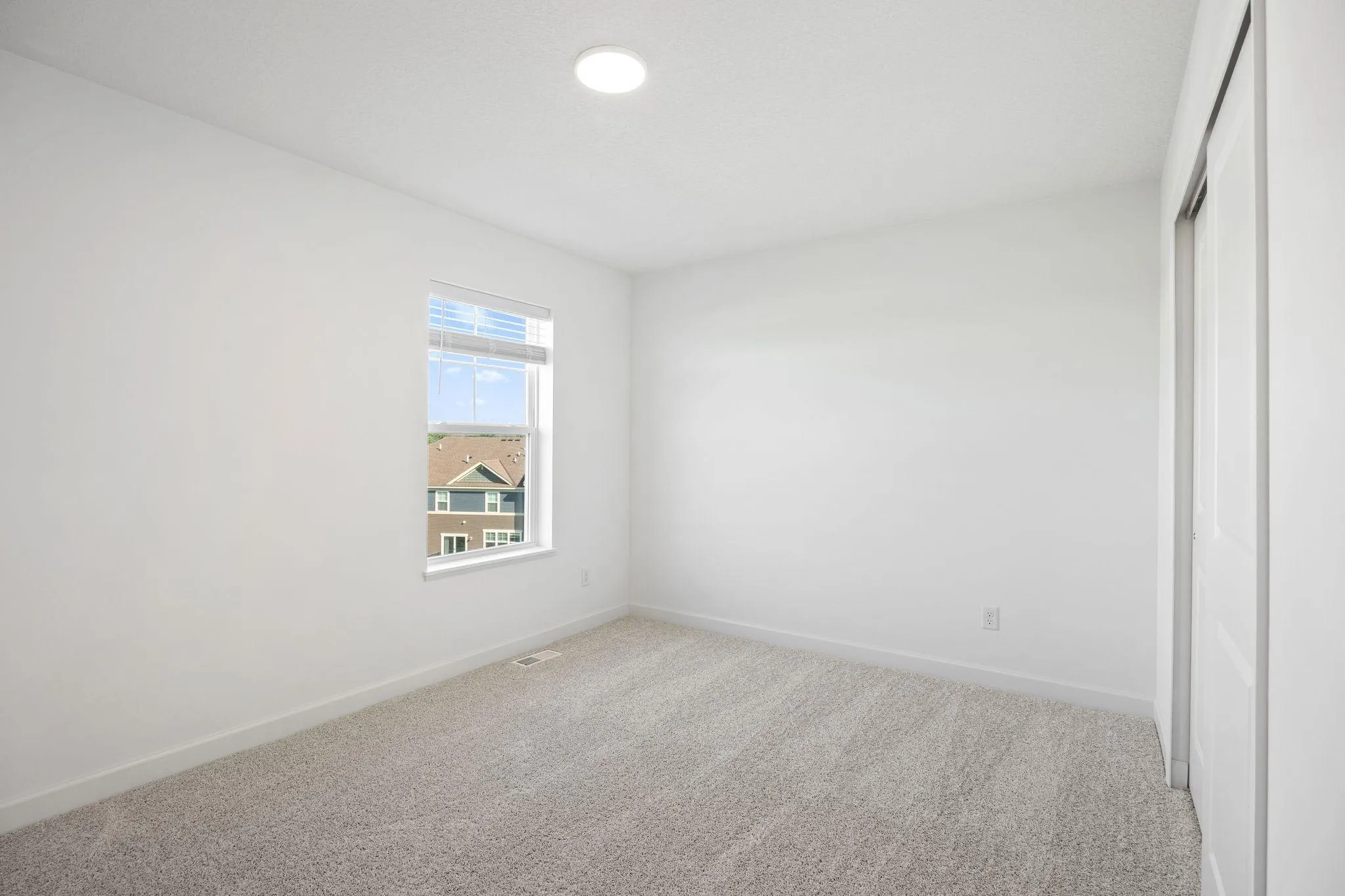 Photo 10 of 225 Huntington Drive