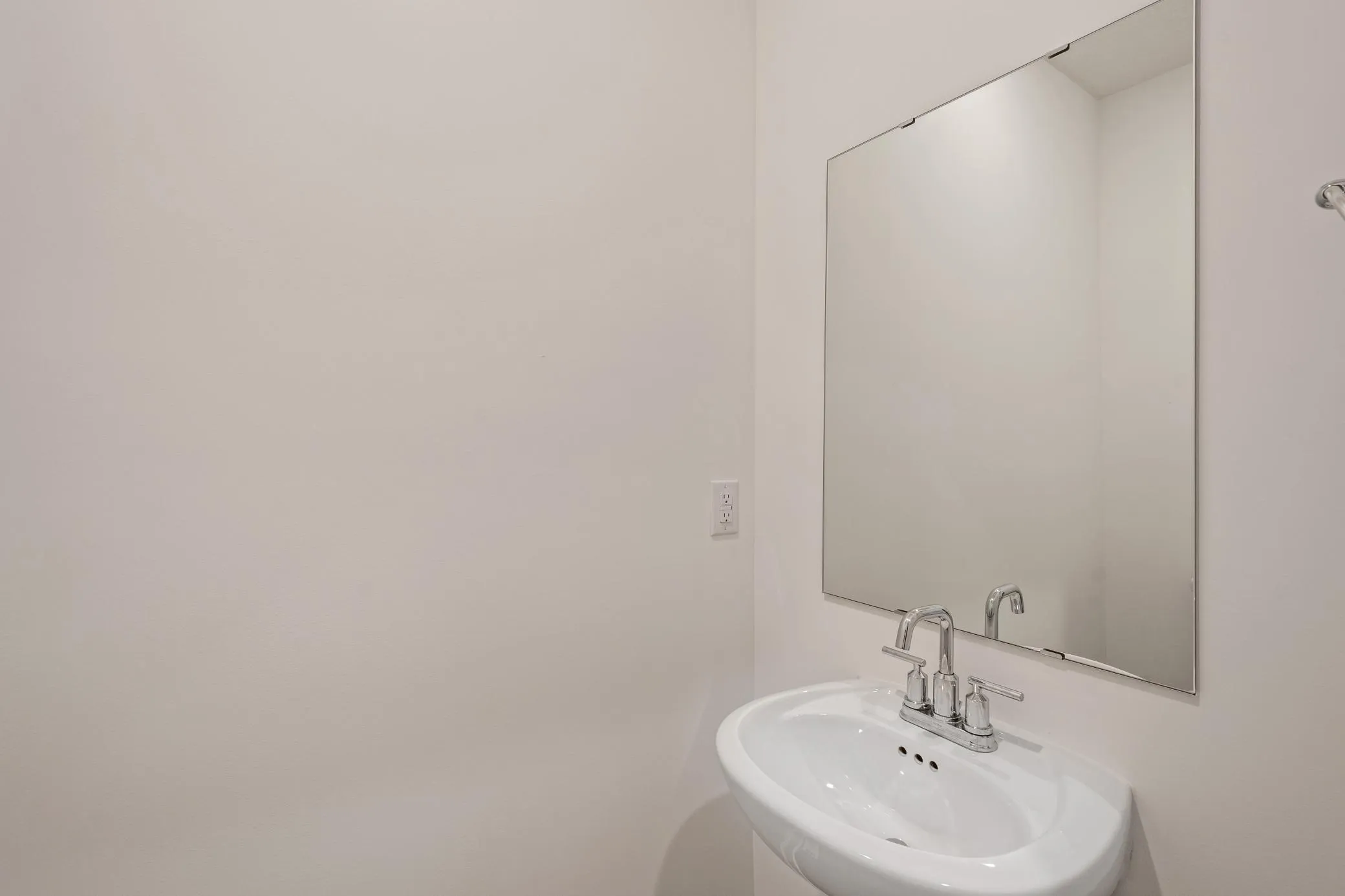 Photo 6 of 225 Huntington Drive
