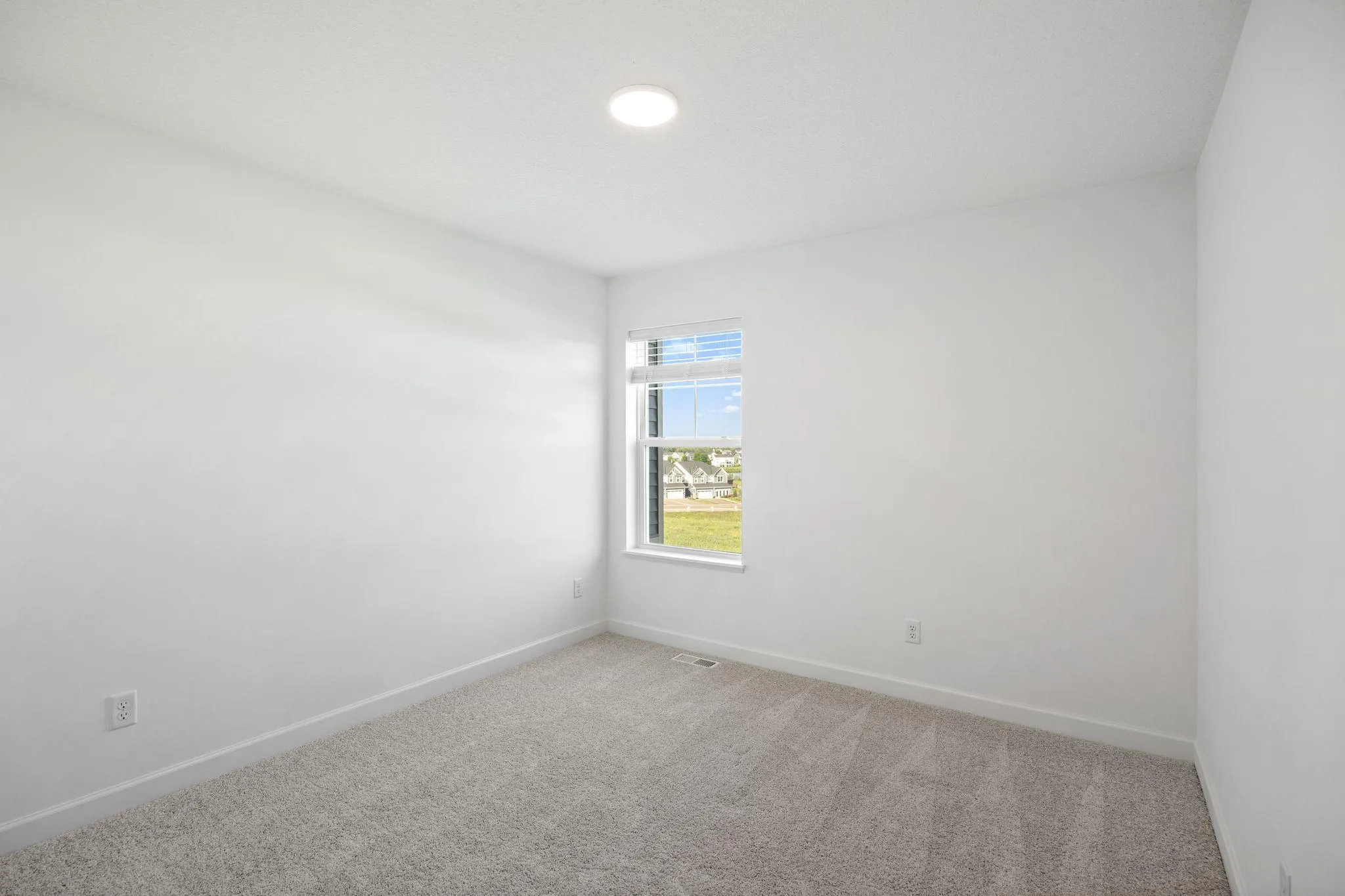 Photo 11 of 225 Huntington Drive