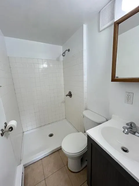 Photo 5 of 743 Charles Avenue