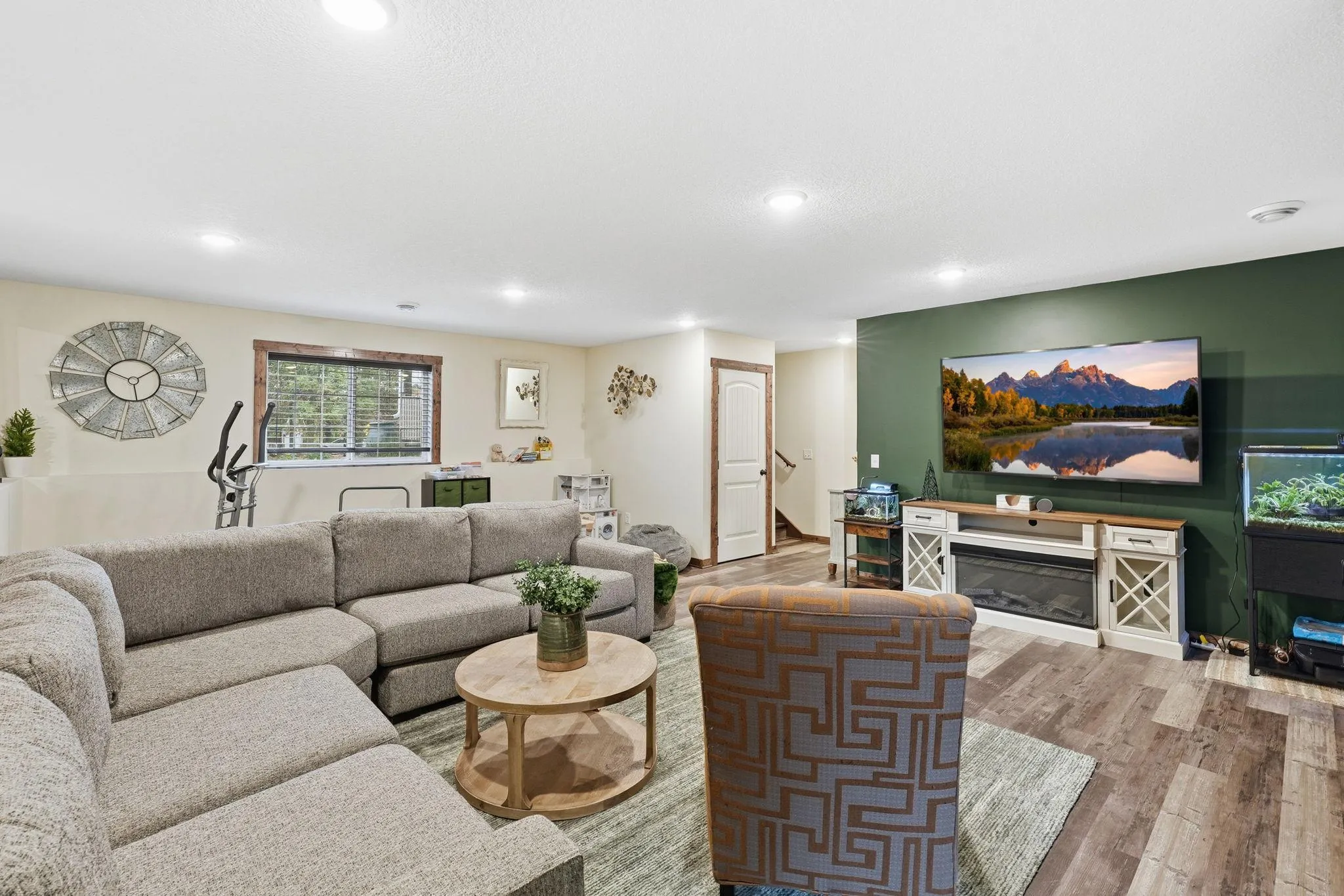 Photo 17 of 451 Roosevelt Drive
