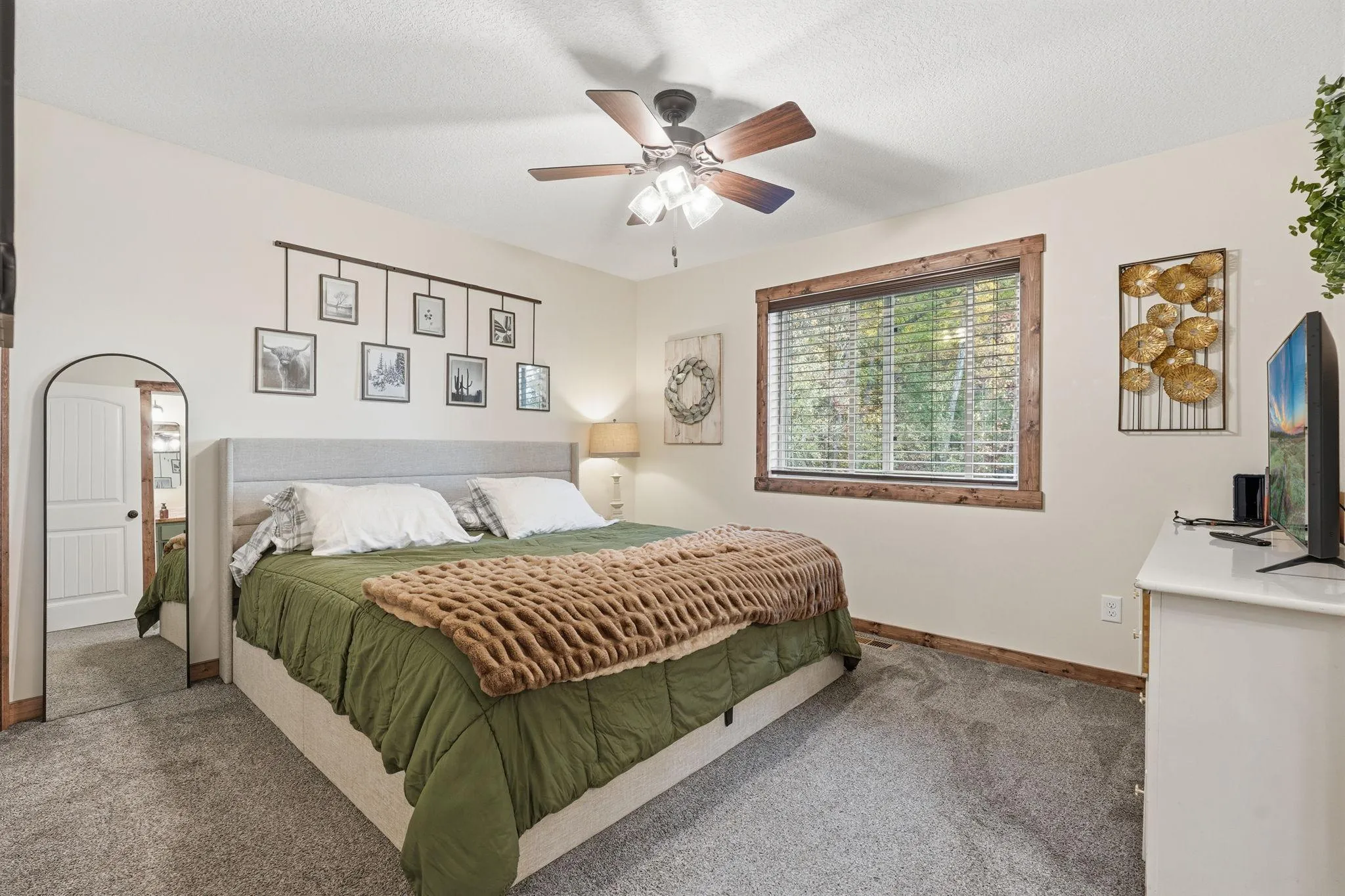 Photo 10 of 451 Roosevelt Drive