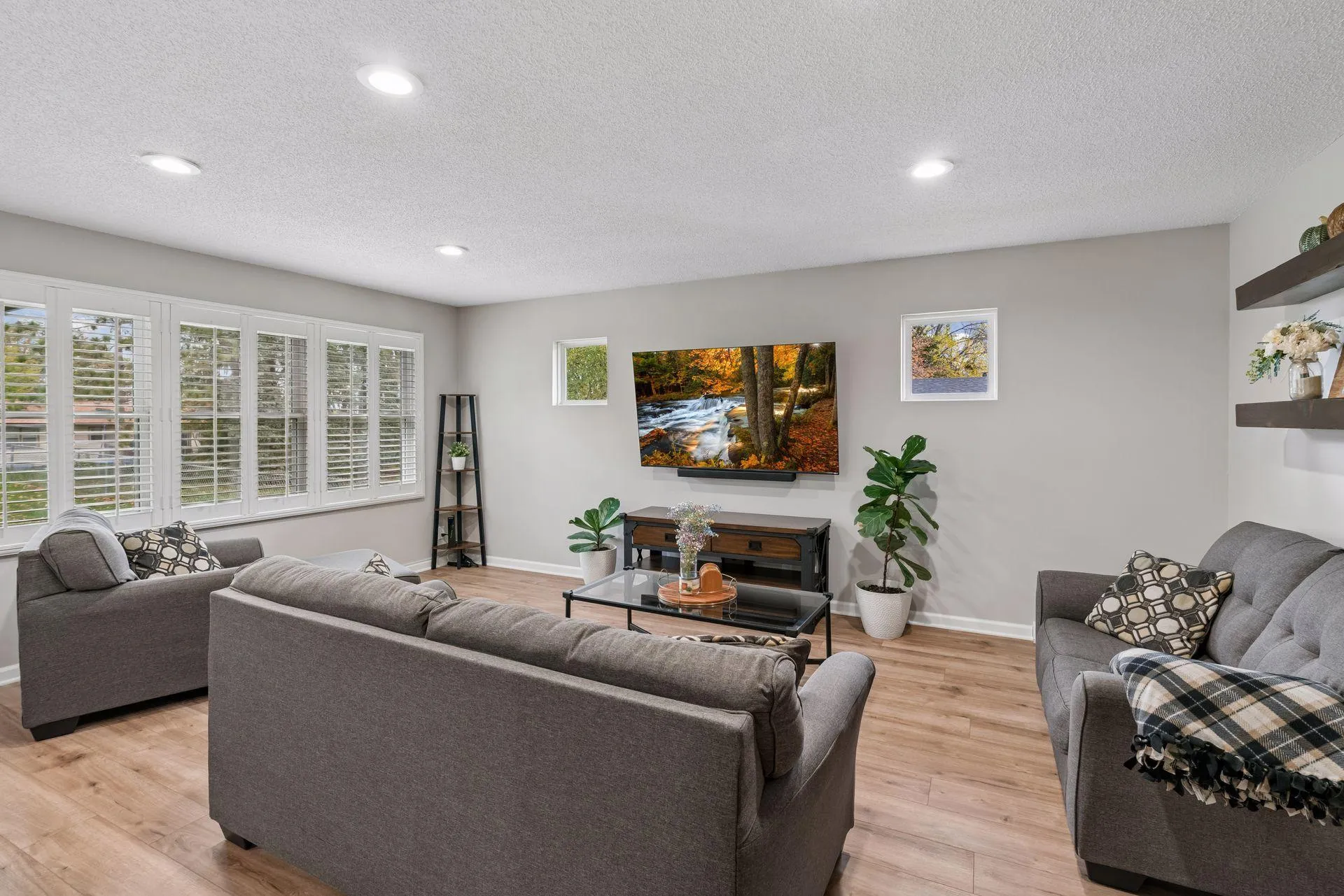 Photo 14 of 13120 Thomas S Avenue