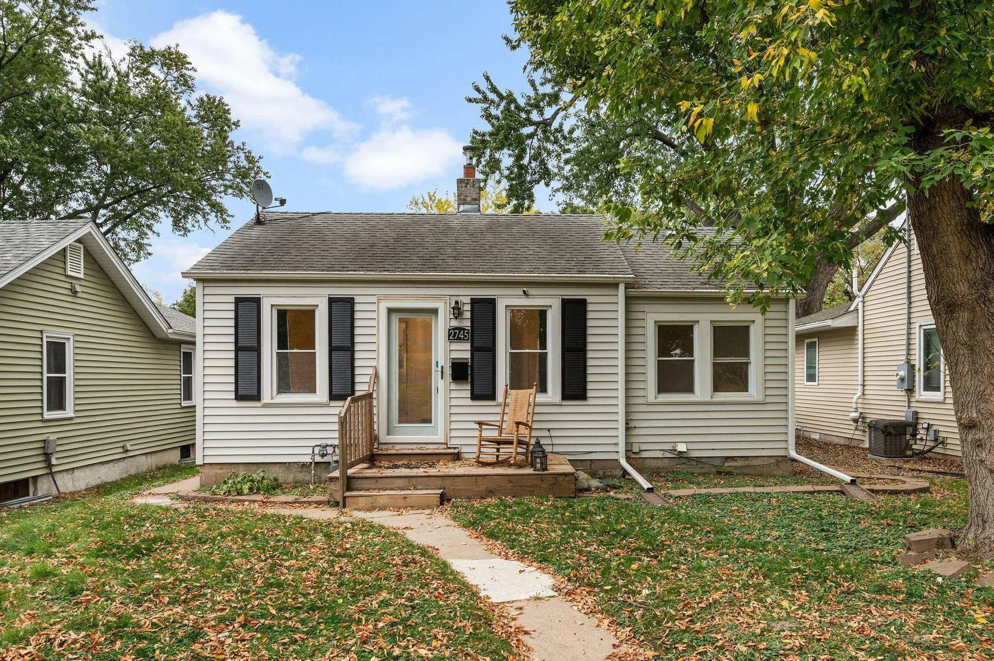 Photo 2 of 2745 Hampshire S Avenue