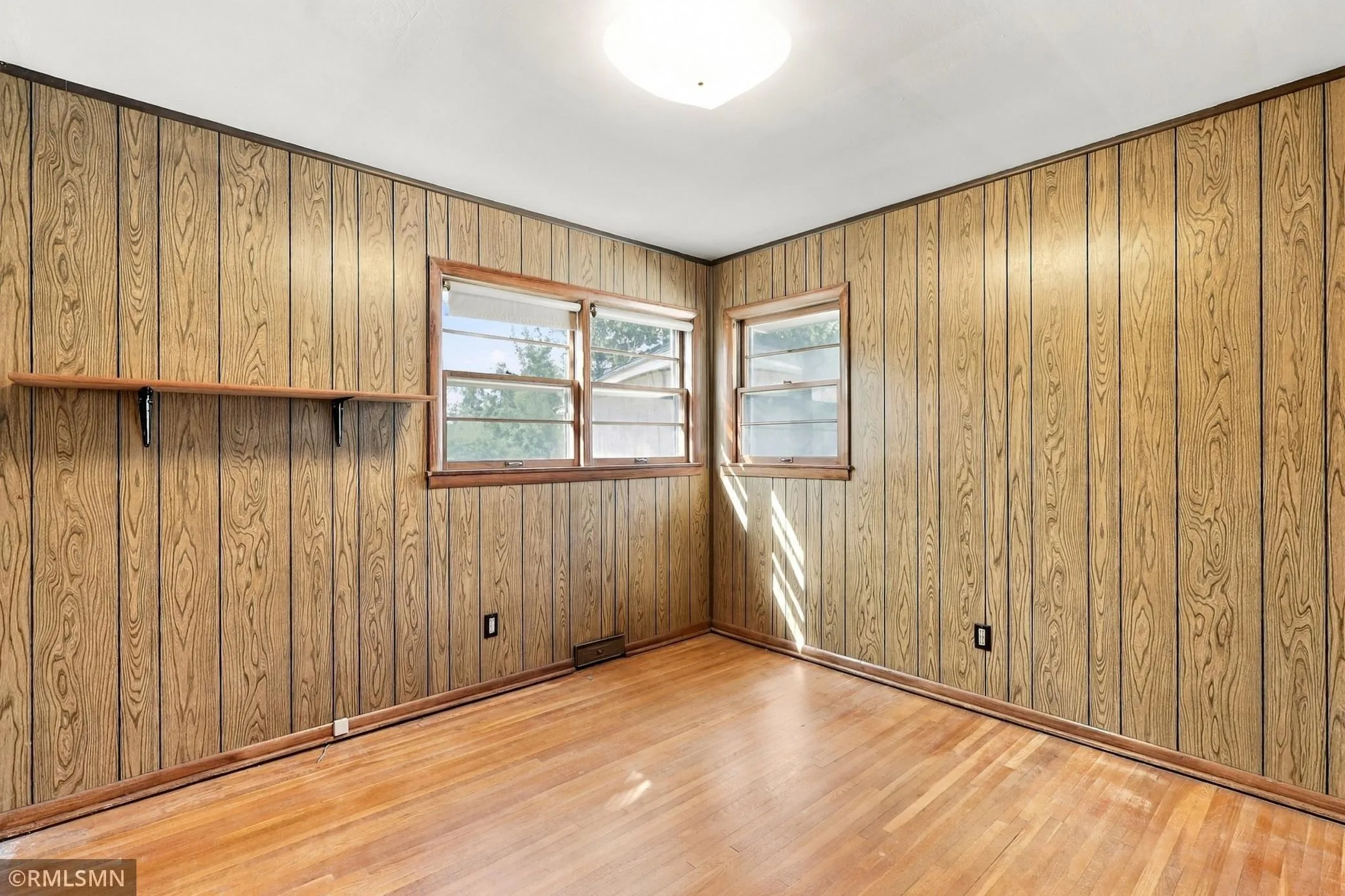 Photo 9 of 6813 Hickory Ne Street