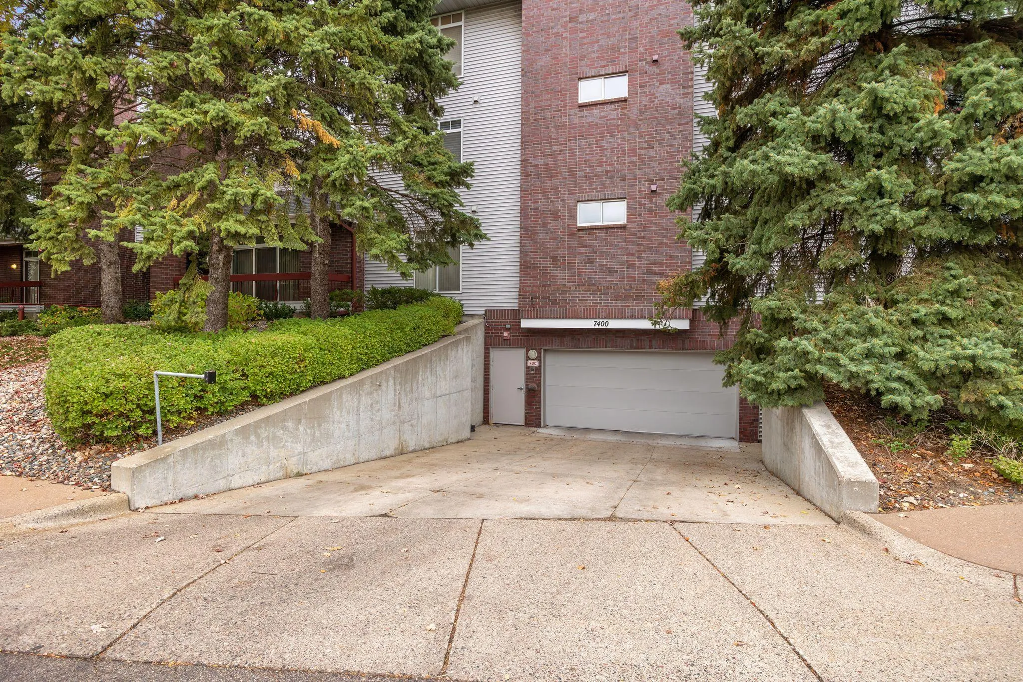 Photo 4 of 7400 Edinborough Way Unit 5205