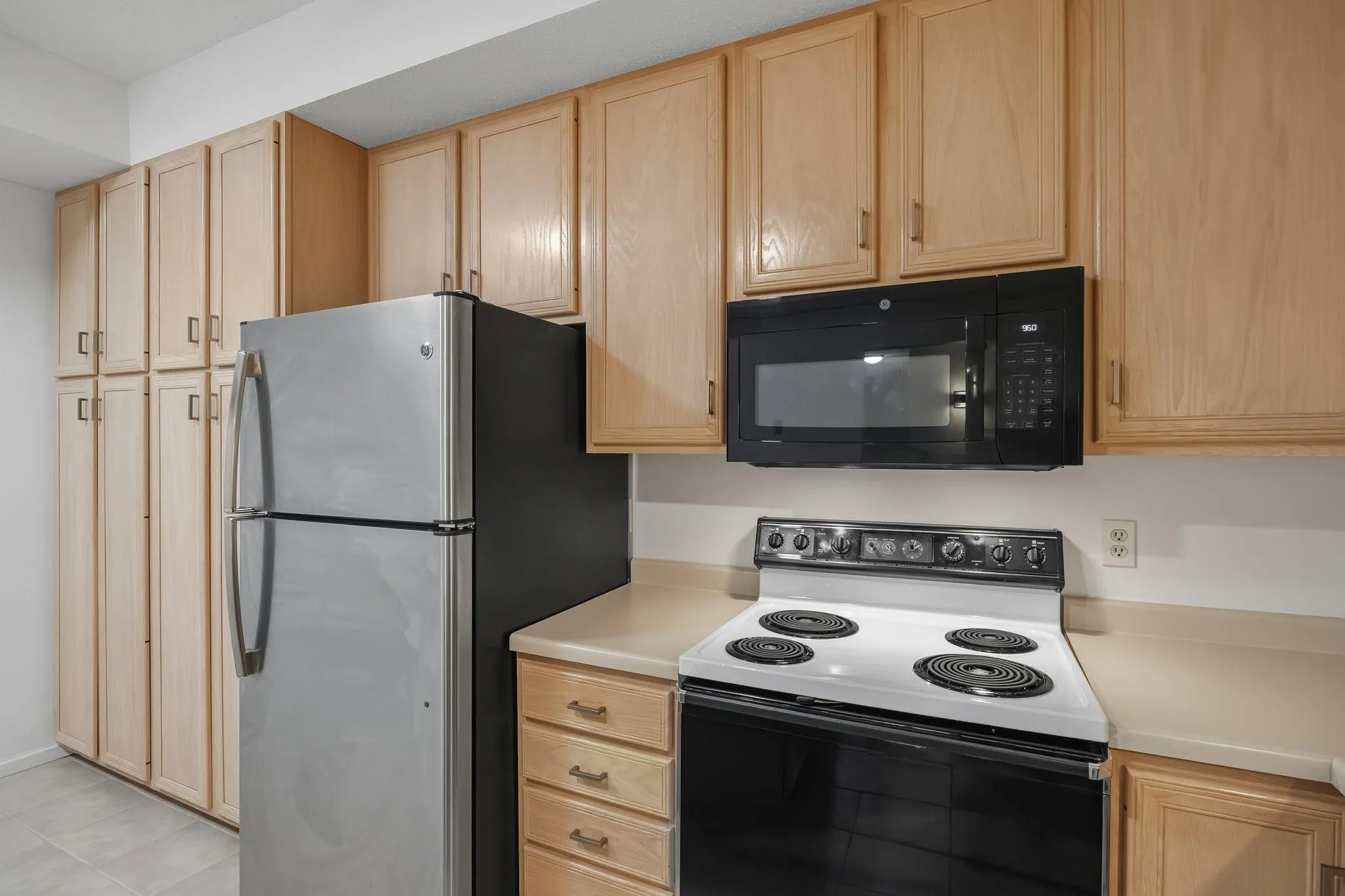 Photo 25 of 7400 Edinborough Way Unit 5205