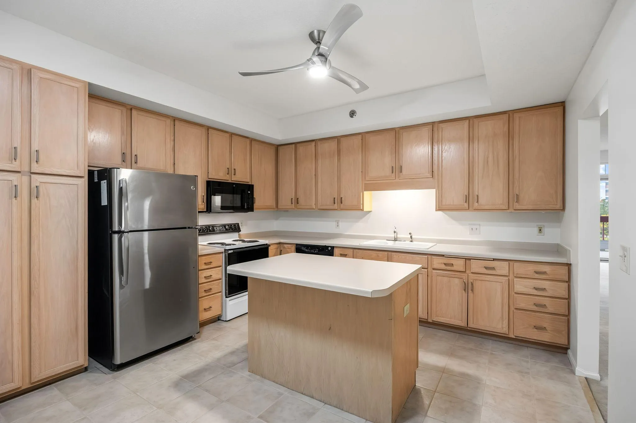 Photo 23 of 7400 Edinborough Way Unit 5205