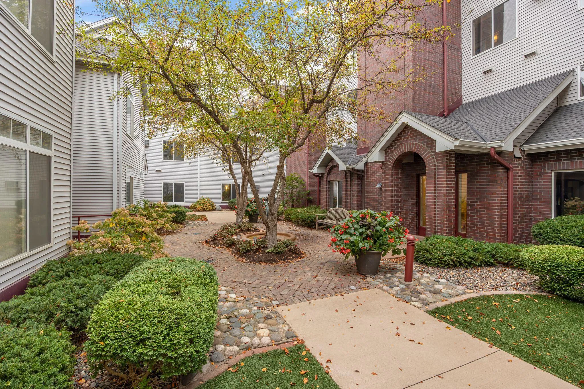 Photo 3 of 7400 Edinborough Way Unit 5205