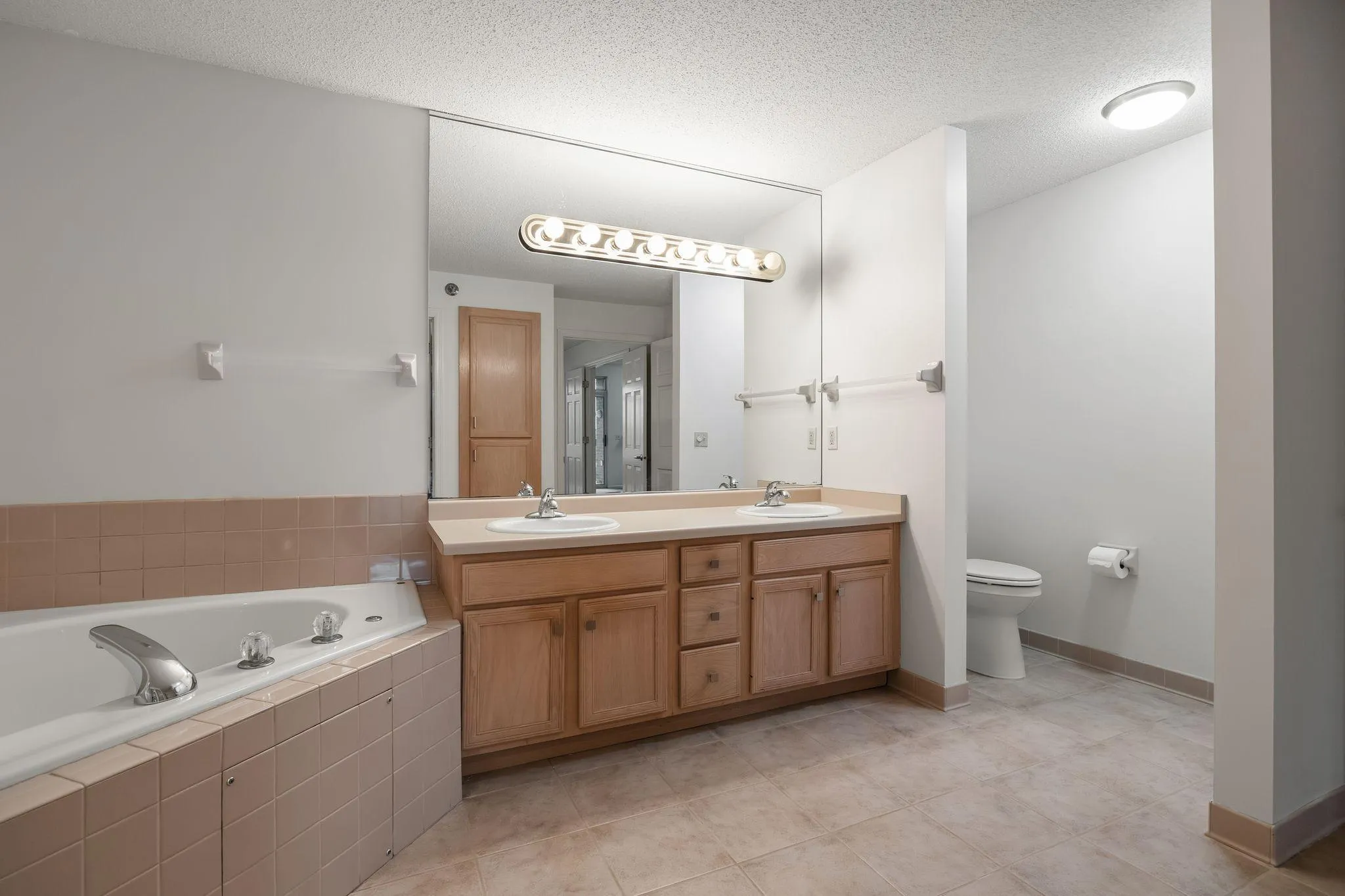 Photo 36 of 7400 Edinborough Way Unit 5205
