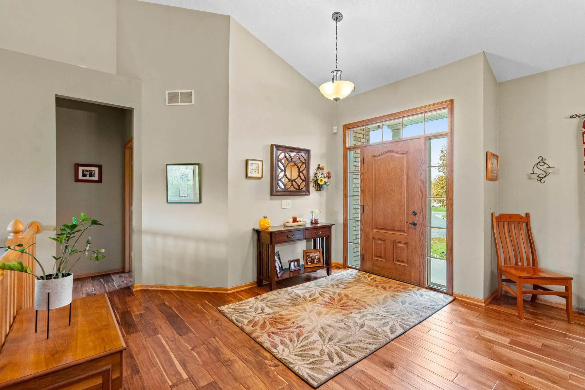 Photo 5 of 542 Majestic Oaks Court