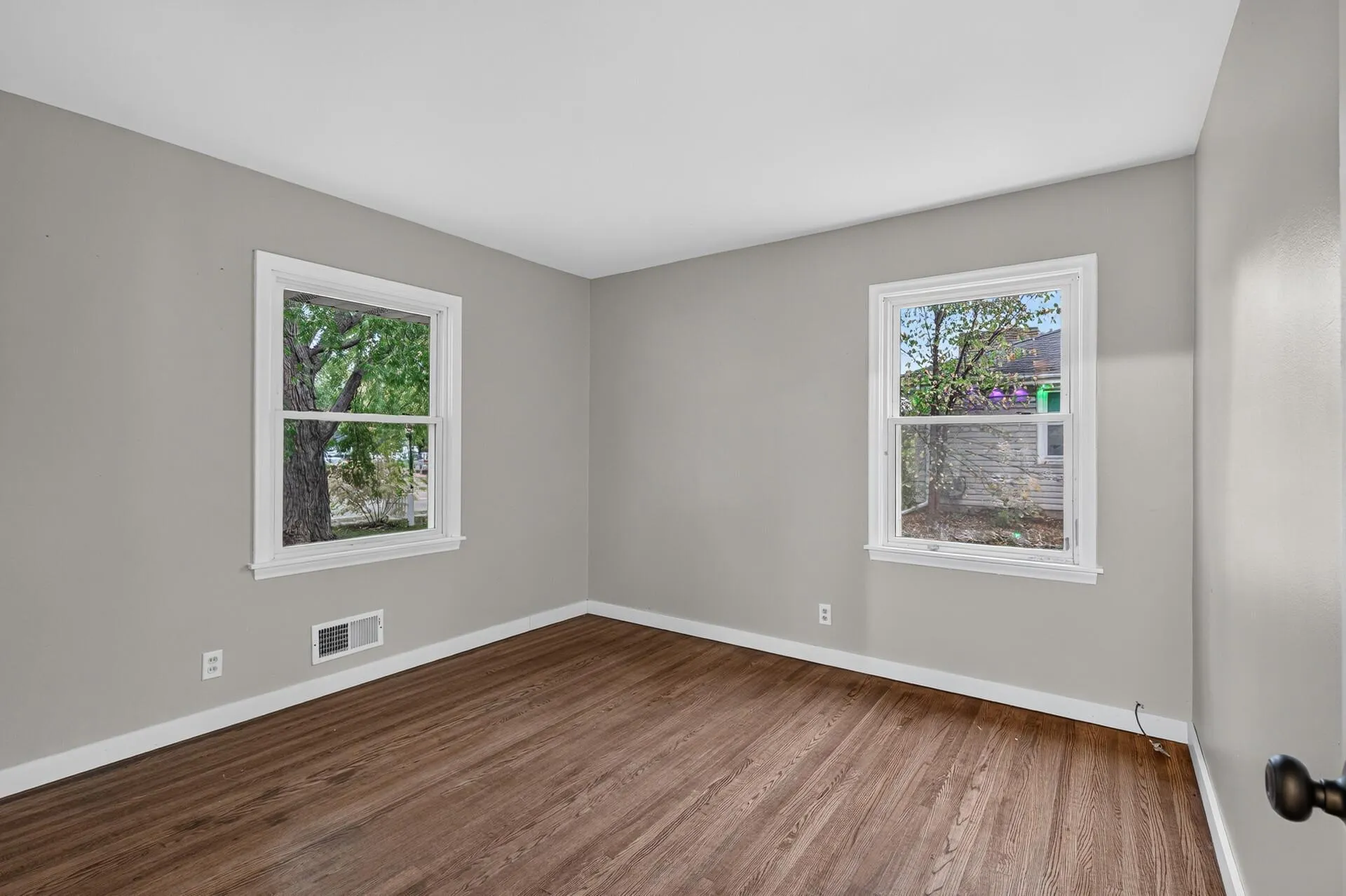 Photo 10 of 9218 Portland S Avenue