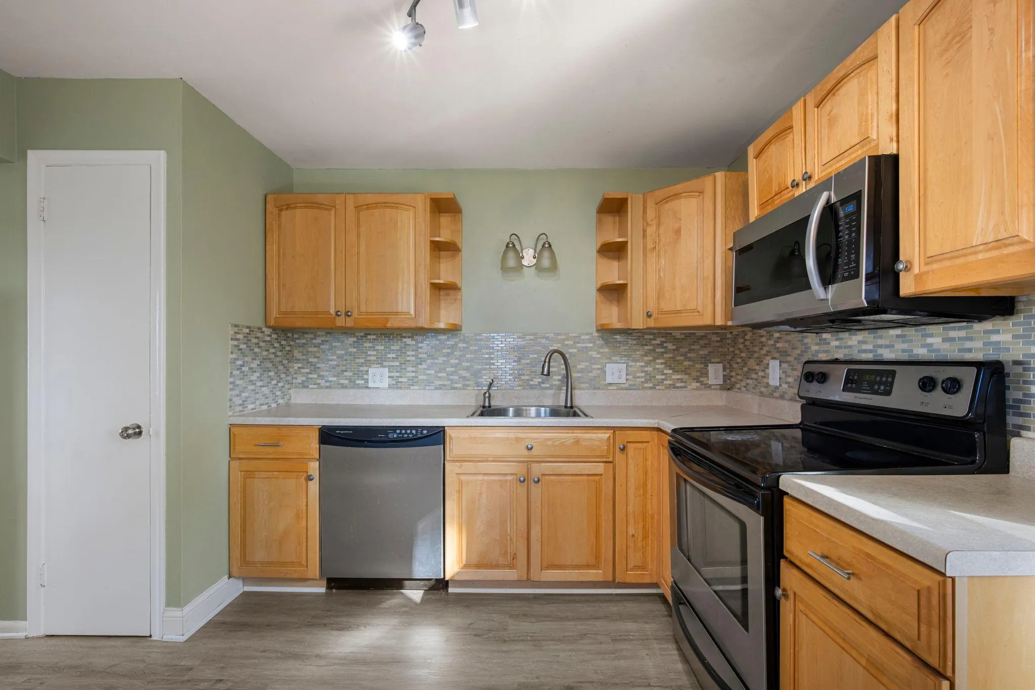 Photo 6 of 1844 Barclay Street