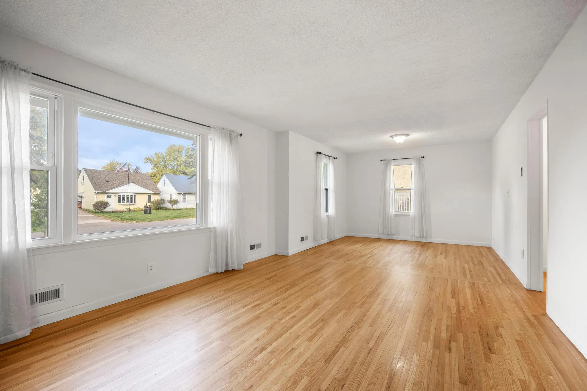 Photo 12 of 1844 Barclay Street