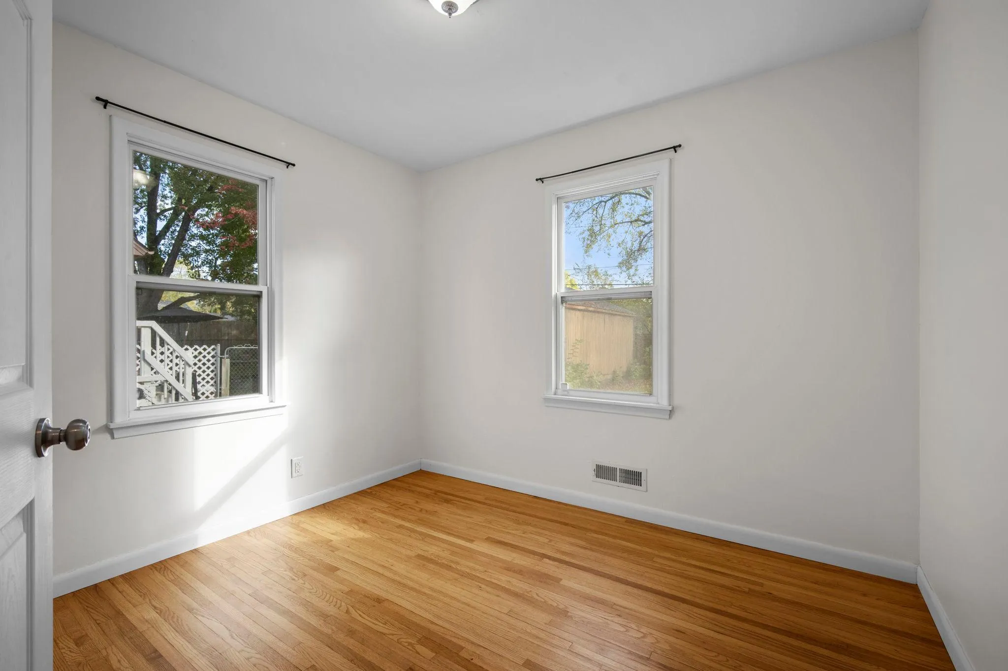 Photo 14 of 1844 Barclay Street