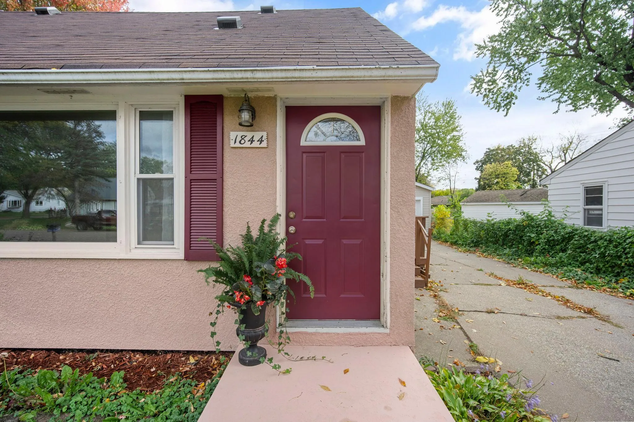 Photo 39 of 1844 Barclay Street