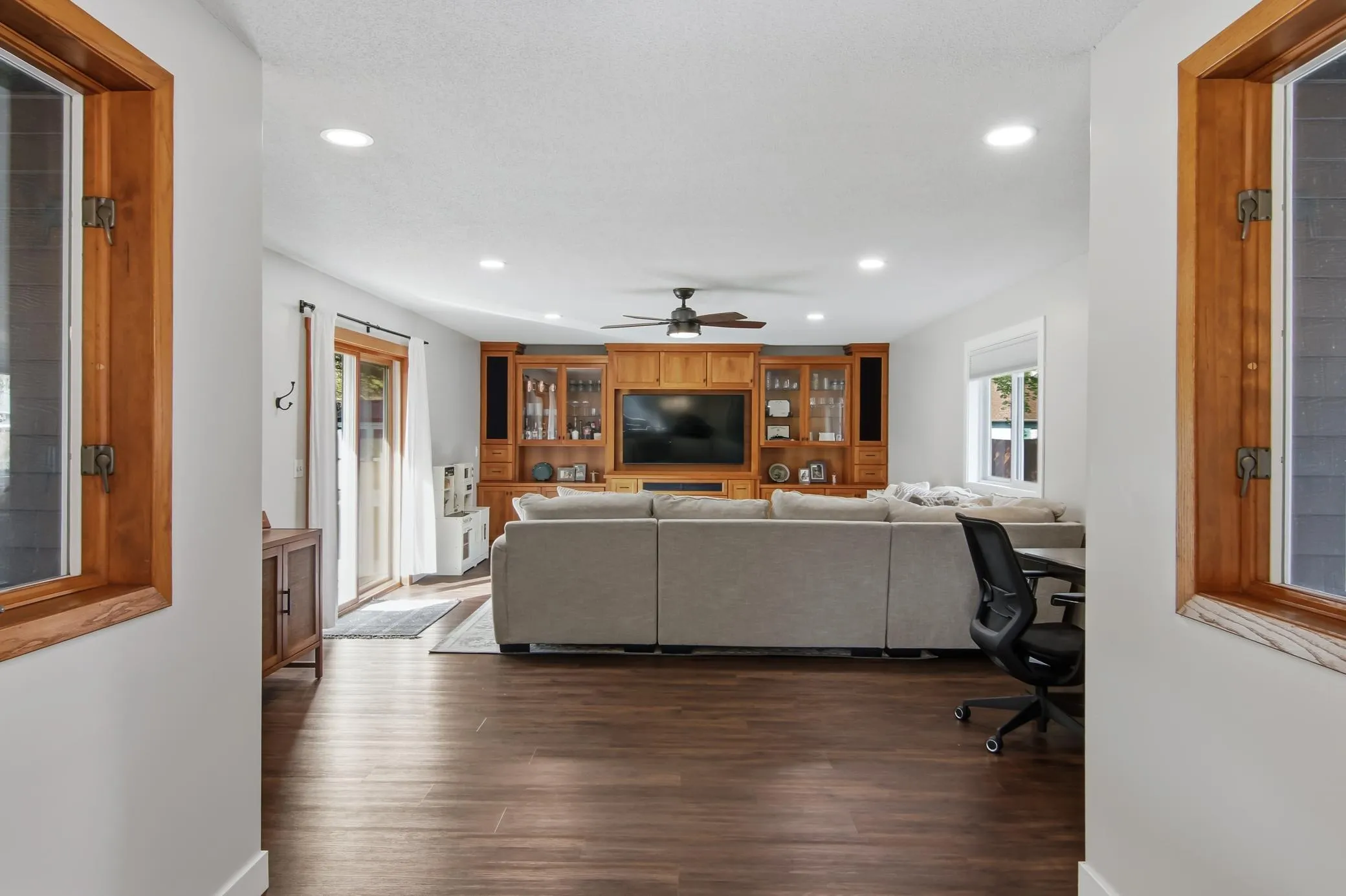 Photo 11 of 817 Sunset Lane