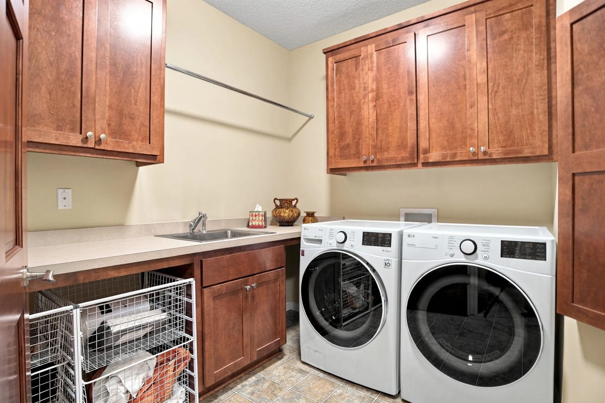 Photo 9 of 6042 Clarion Circle