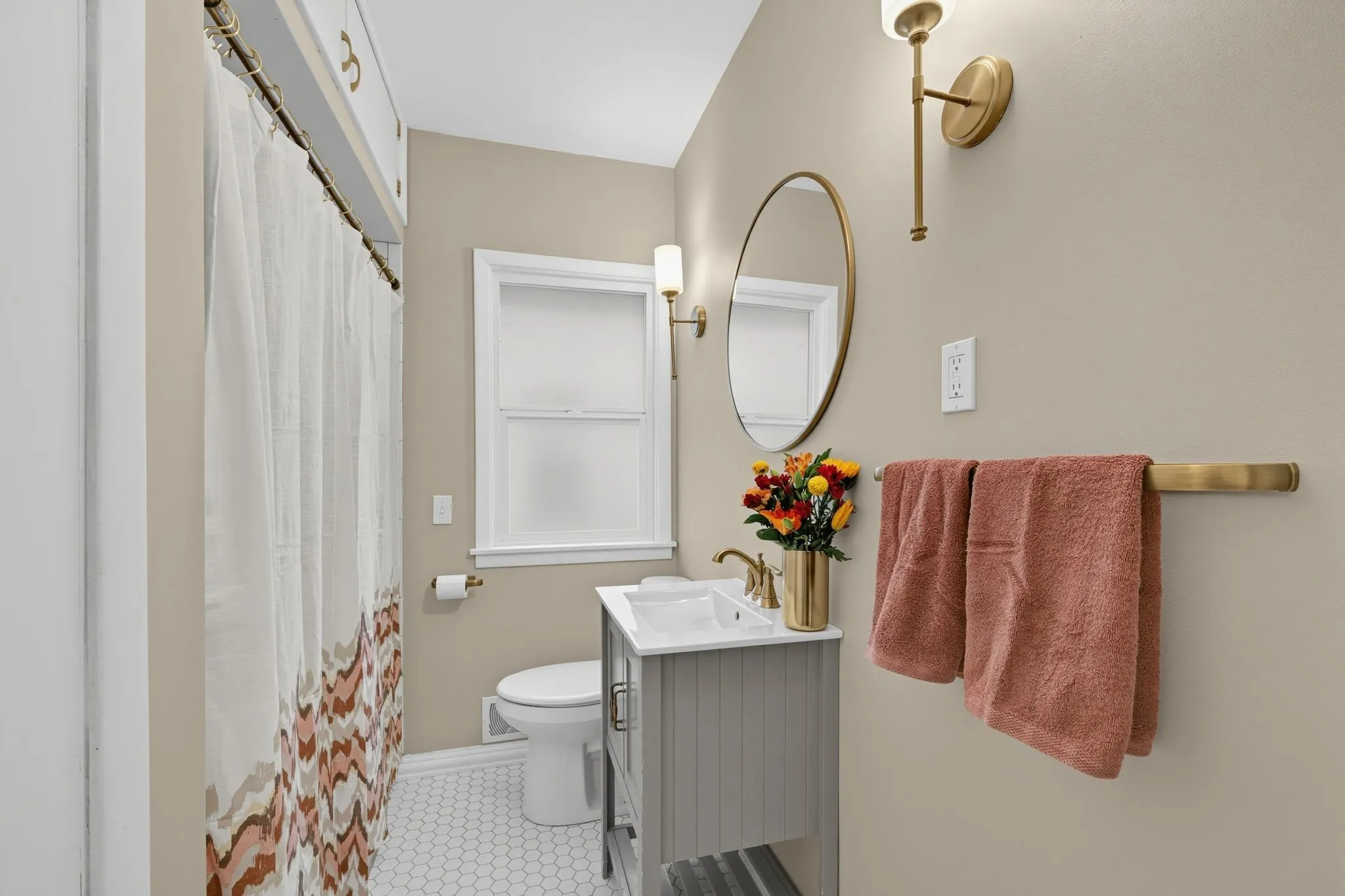 Photo 12 of 3514 3rd Ne Street