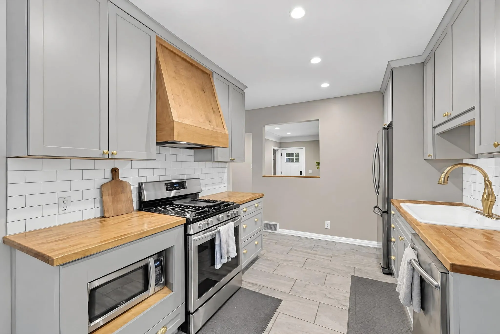 Photo 4 of 3514 3rd Ne Street