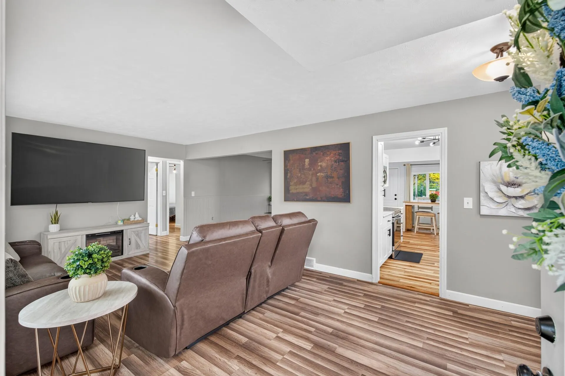 Photo 5 of 2071 Cedar Avenue