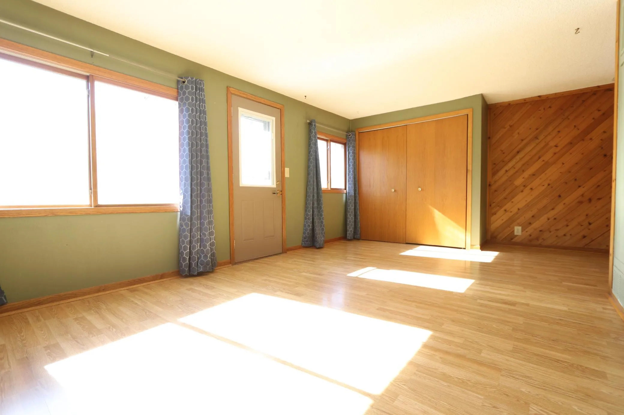 Photo 6 of 619 2nd Sw Avenue
