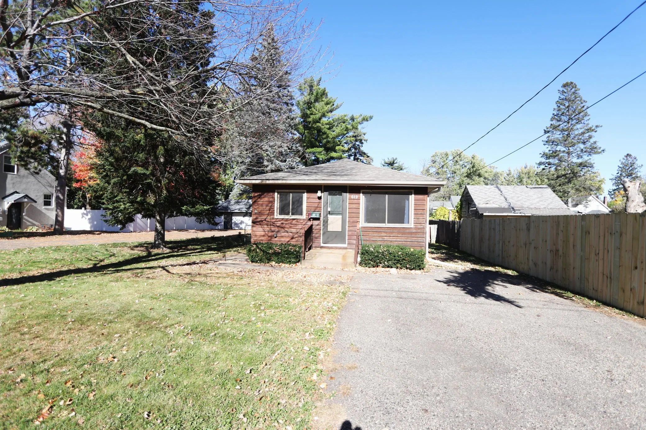 Photo 3 of 619 2nd Sw Avenue