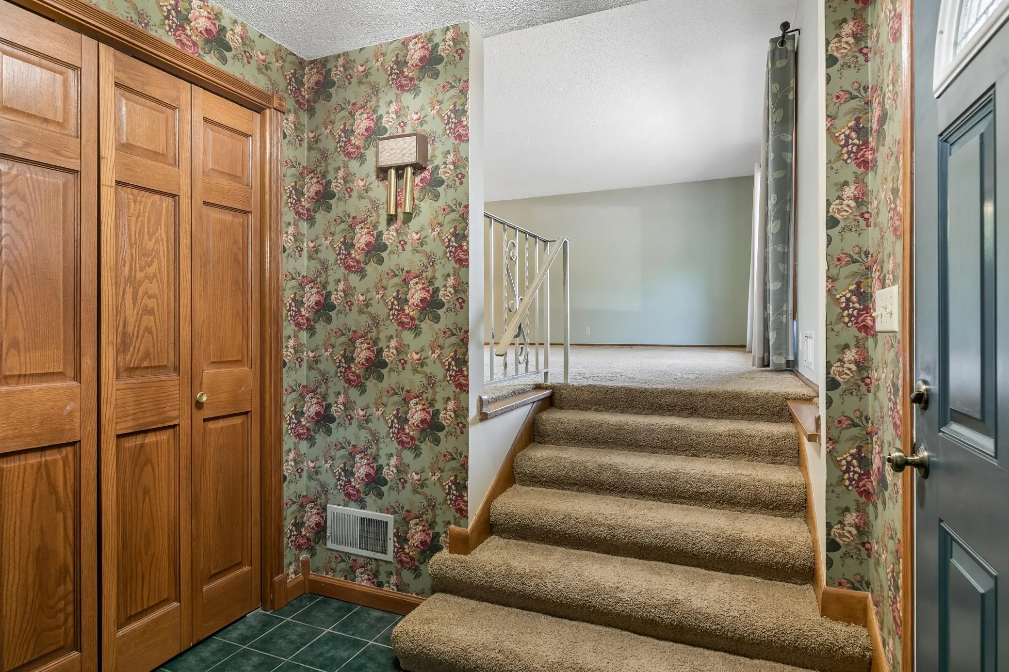 Photo 6 of 2442 Orchard Lane