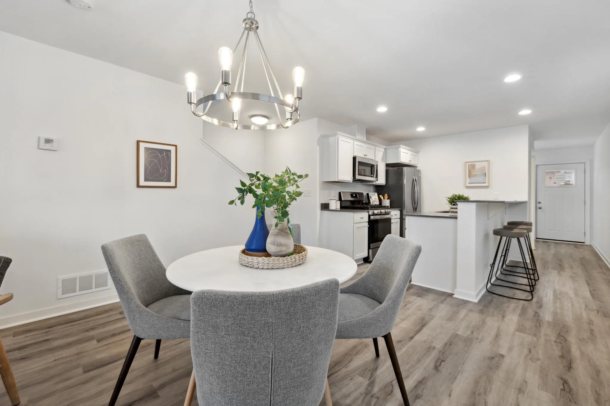 Photo 7 of 2030 James Avenue N