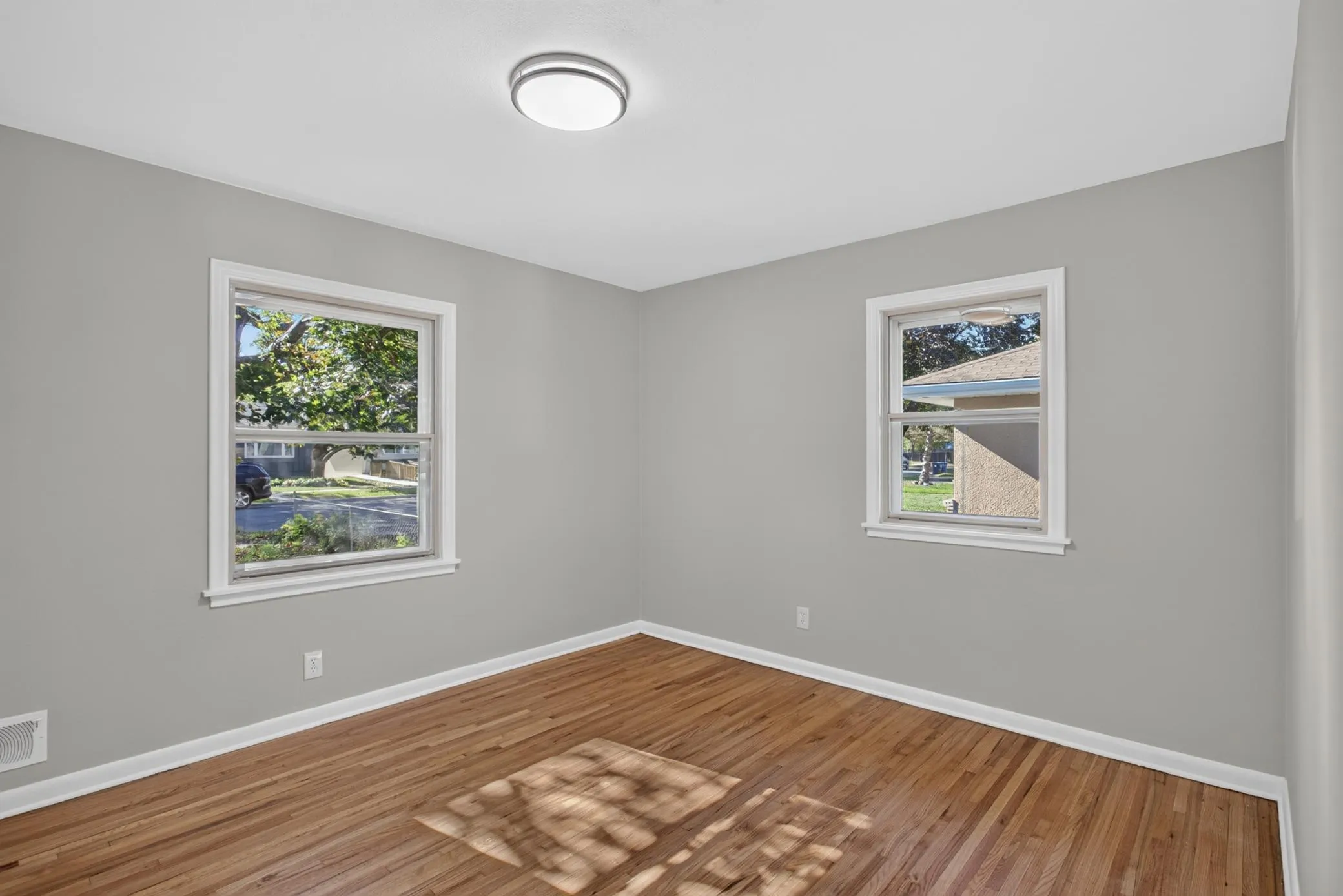 Photo 15 of 1031 Bayard Avenue