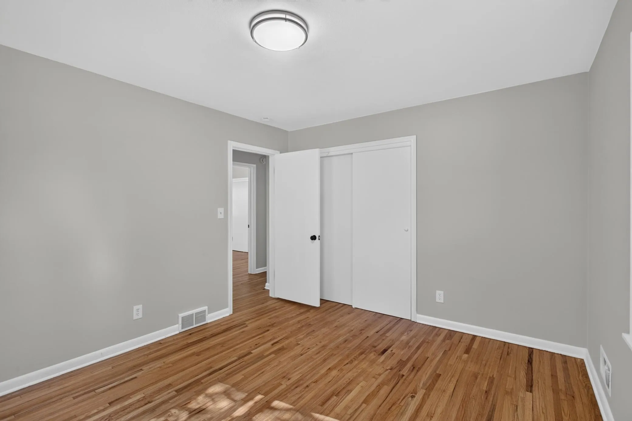 Photo 16 of 1031 Bayard Avenue