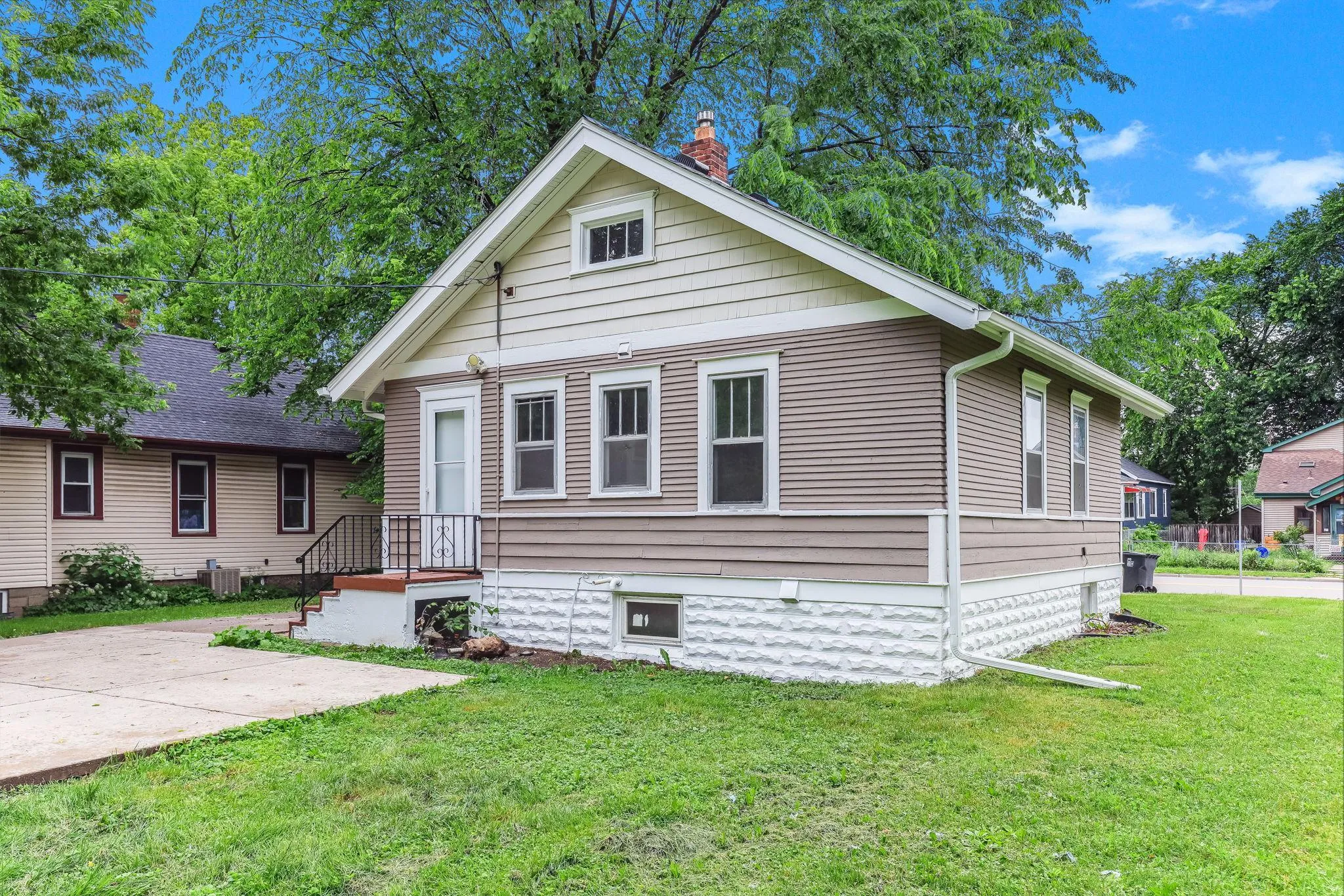 Photo 18 of 1812 Minnehaha E Avenue