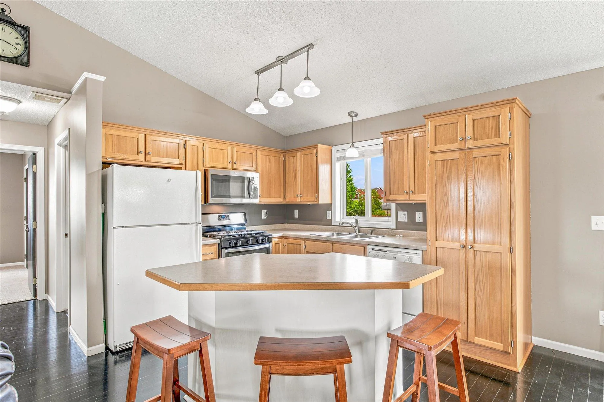 Photo 9 of 1655 10th Se Avenue