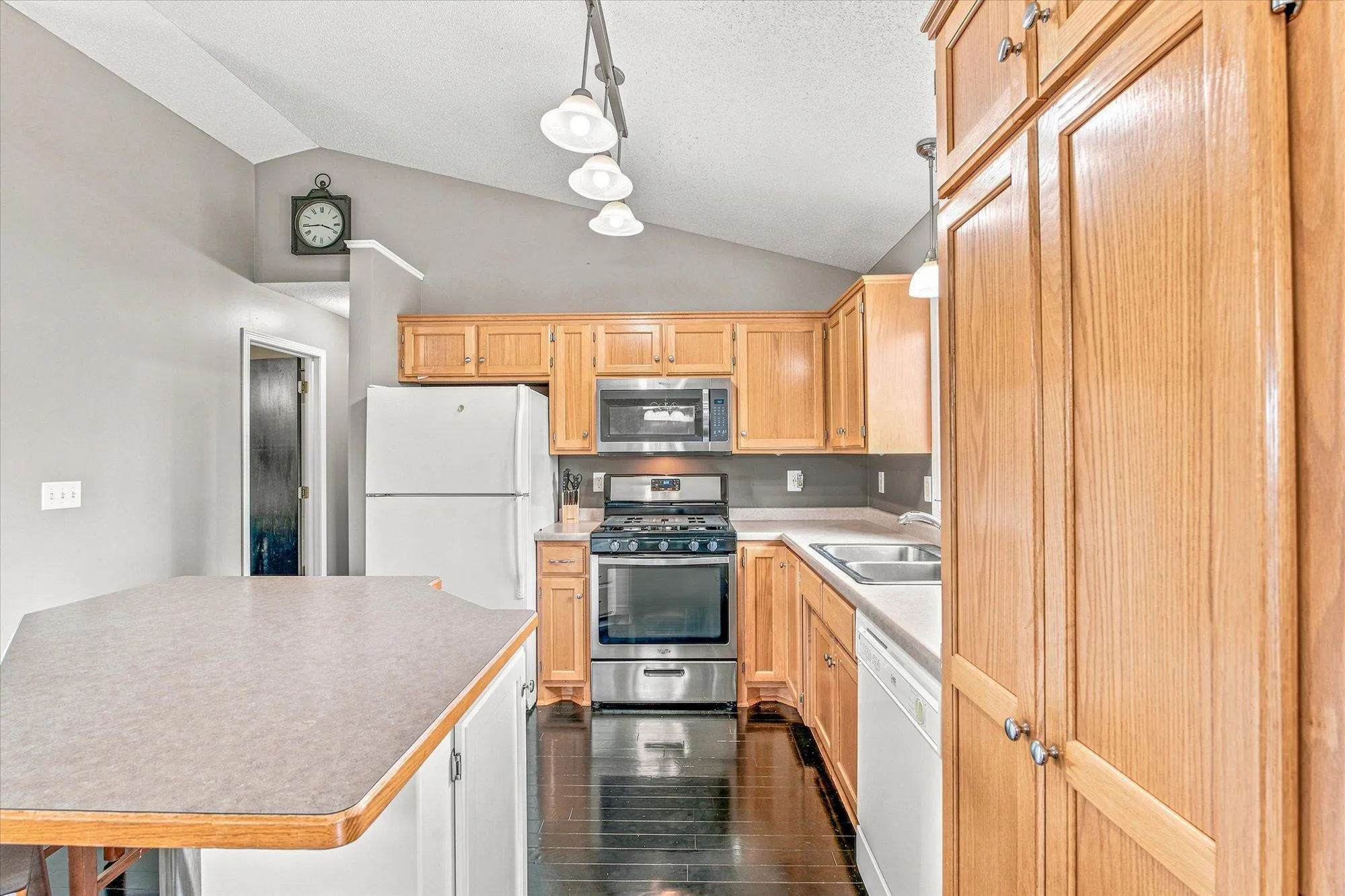 Photo 11 of 1655 10th Se Avenue
