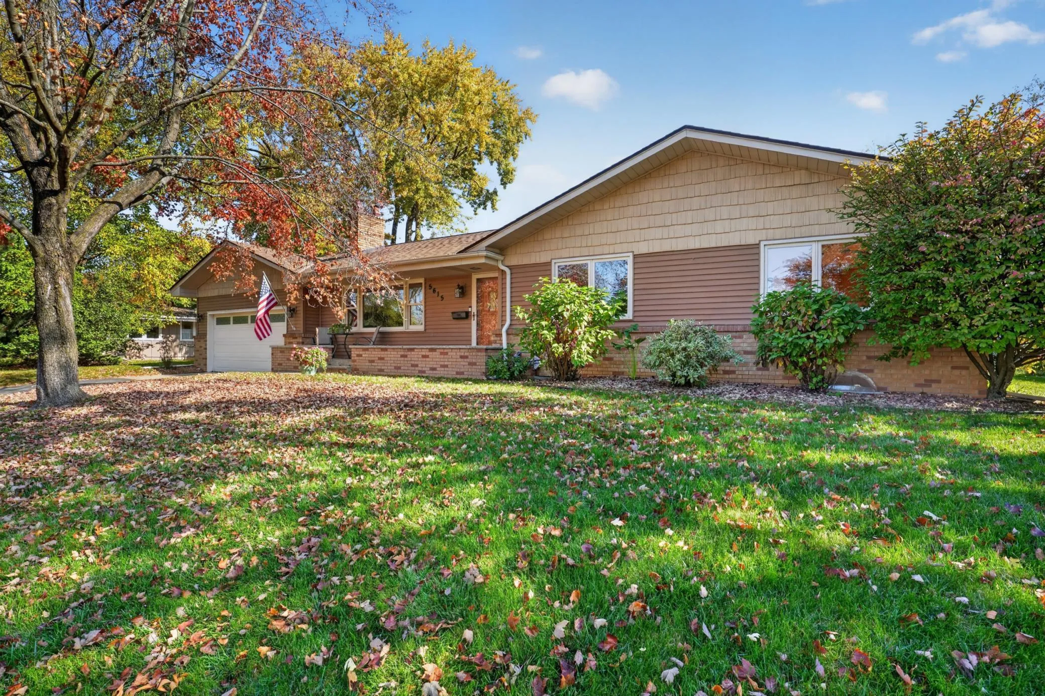 Photo 5 of 5615 Dale Avenue